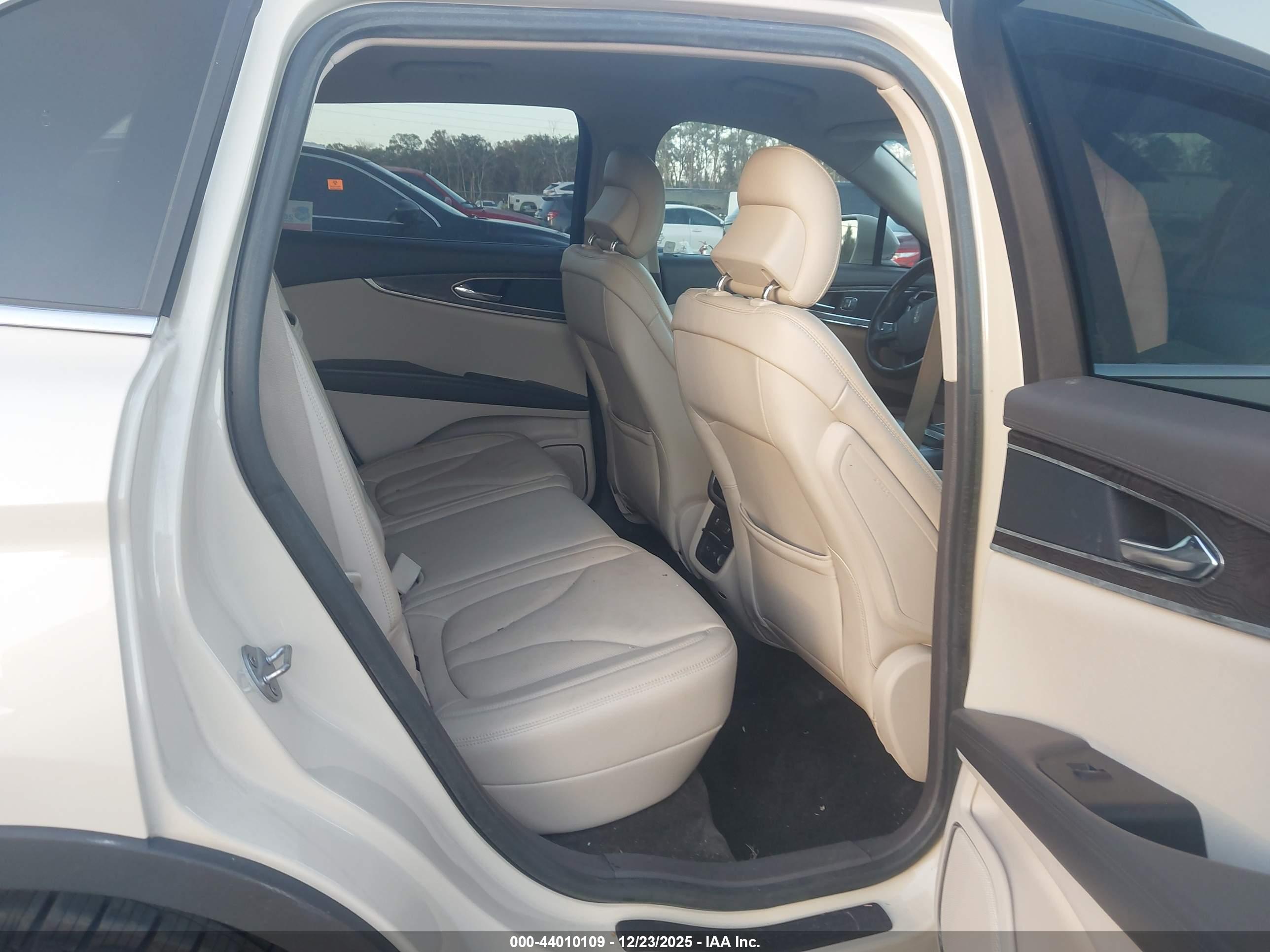 LINCOLN MKX image 8