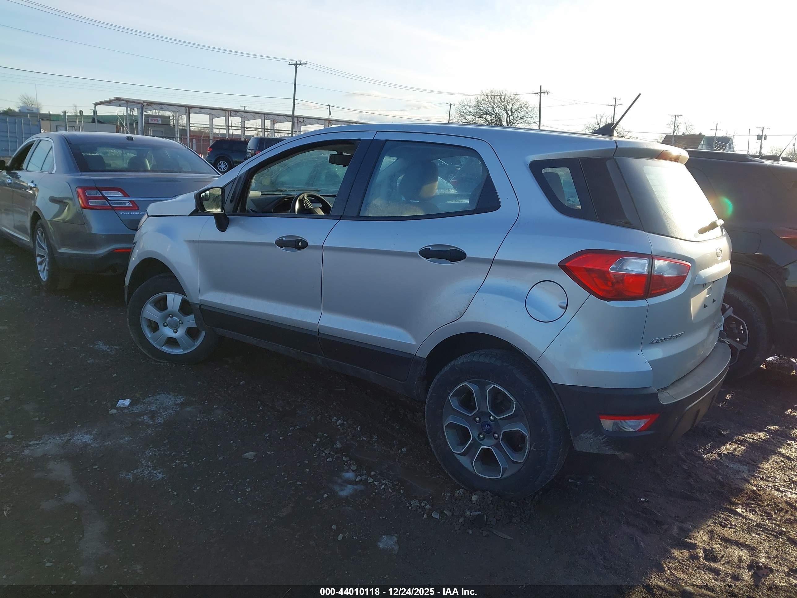 FORD ECOSPORT image 3
