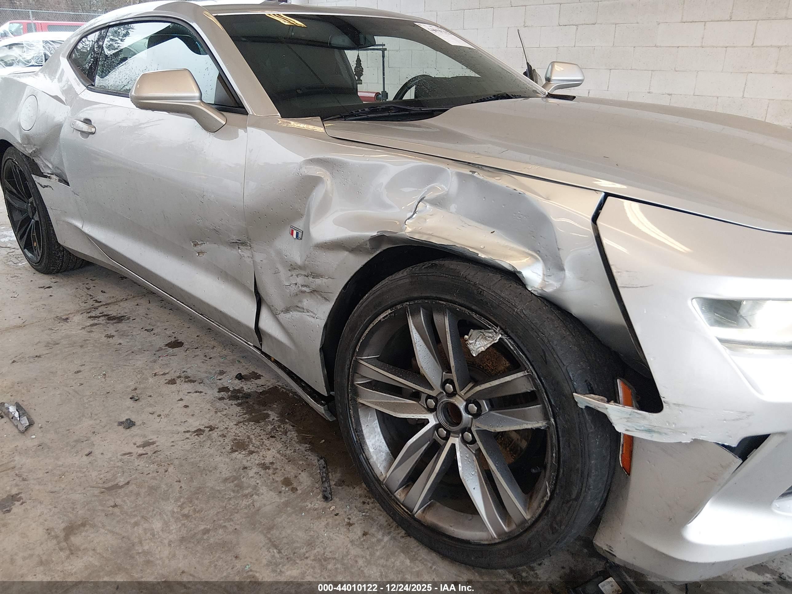 CHEVROLET CAMARO image 6