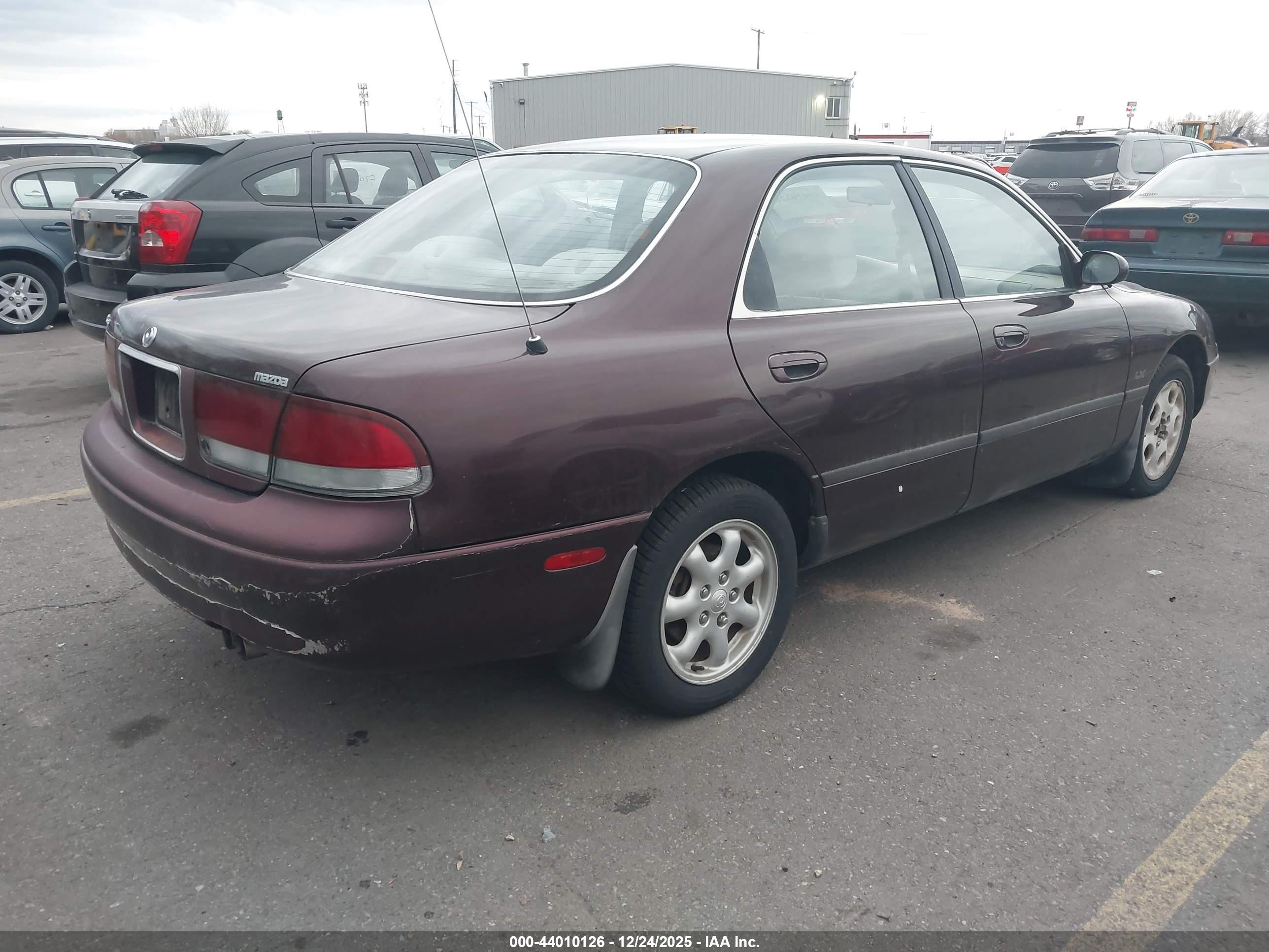 MAZDA 626 image 4