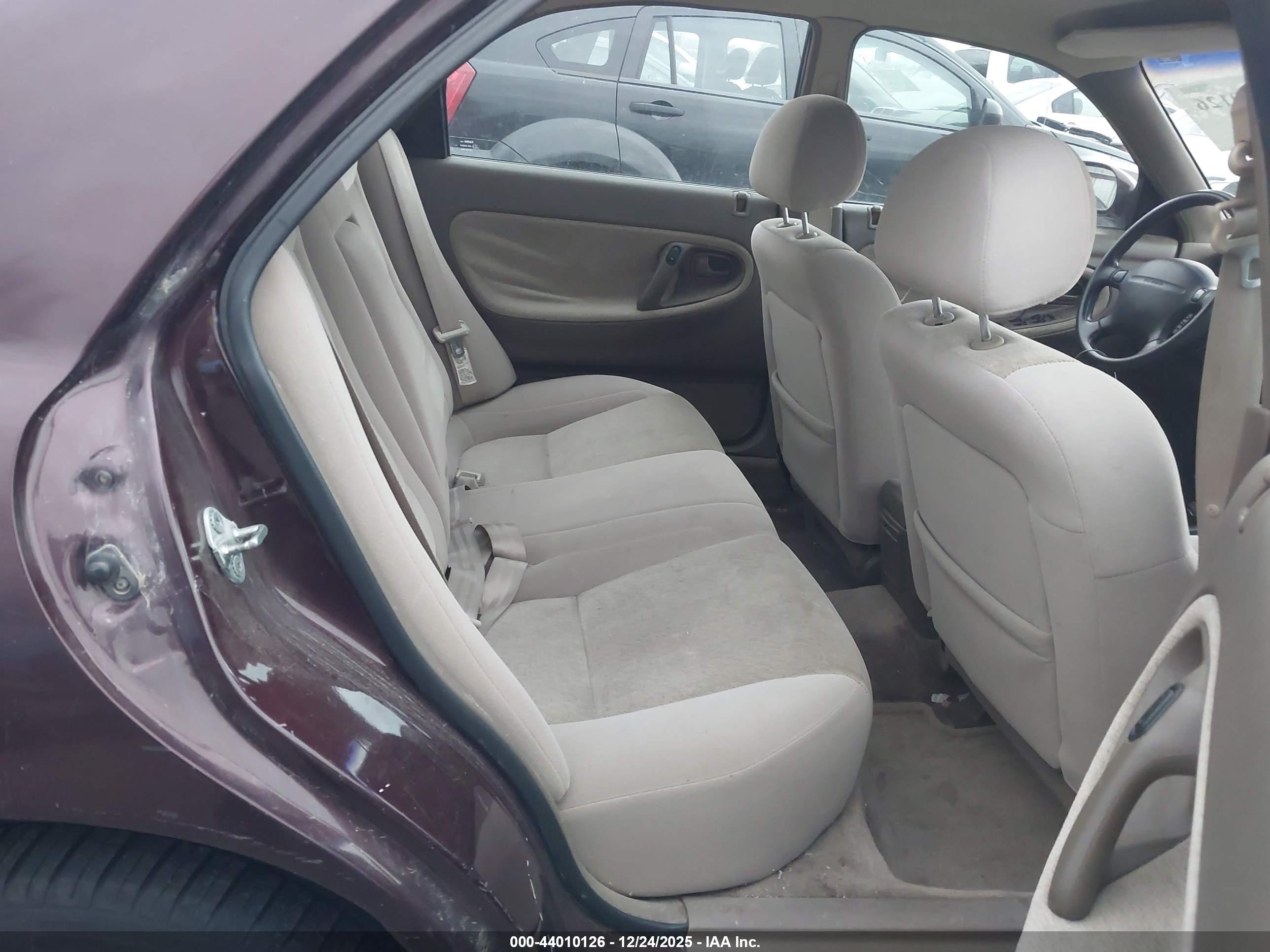 MAZDA 626 image 8
