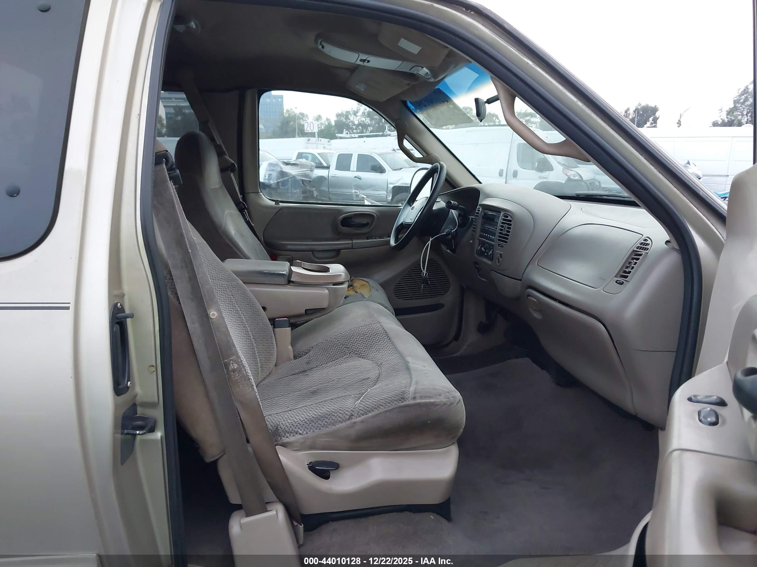 FORD F-150 image 5