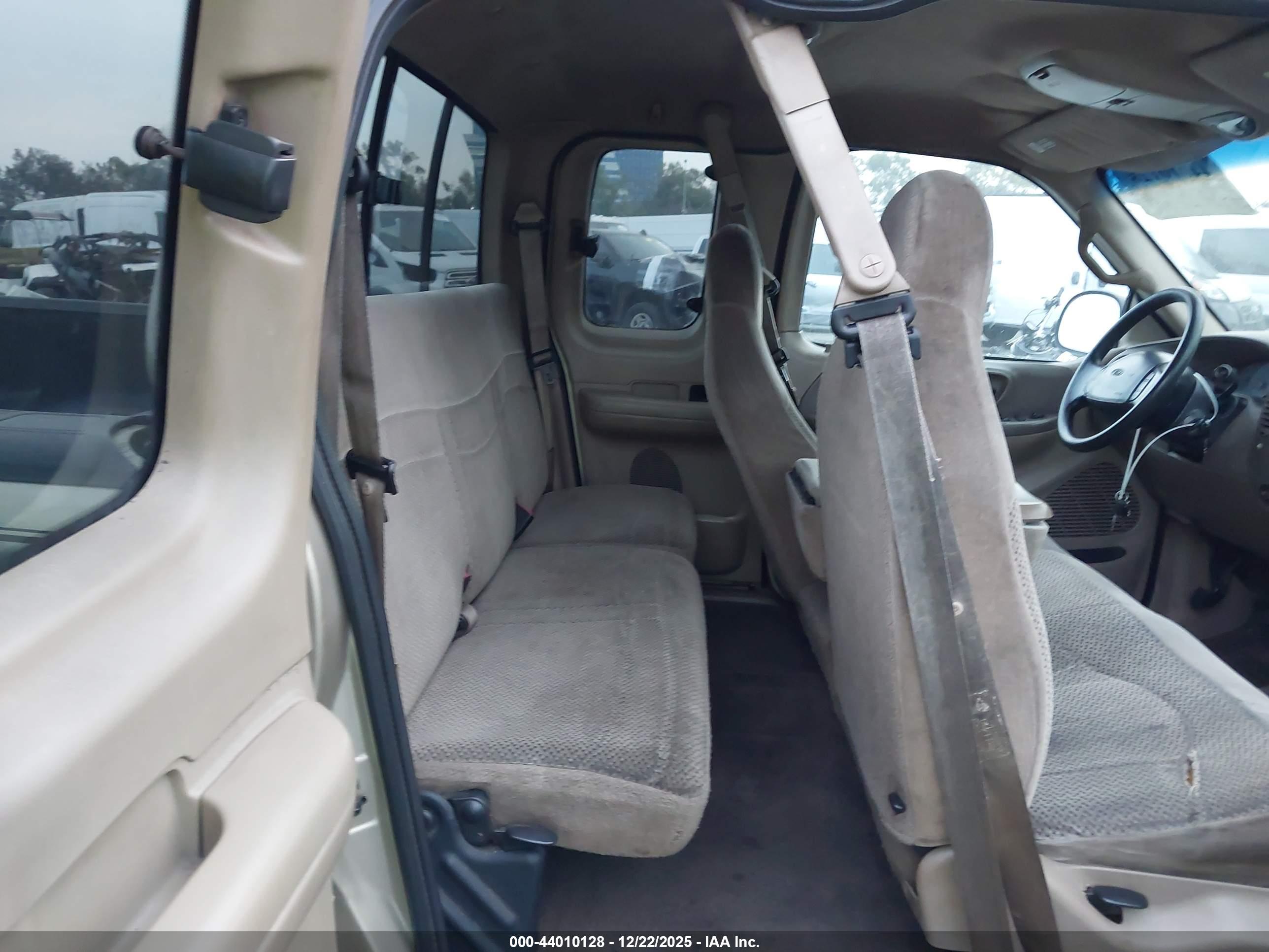 FORD F-150 image 8