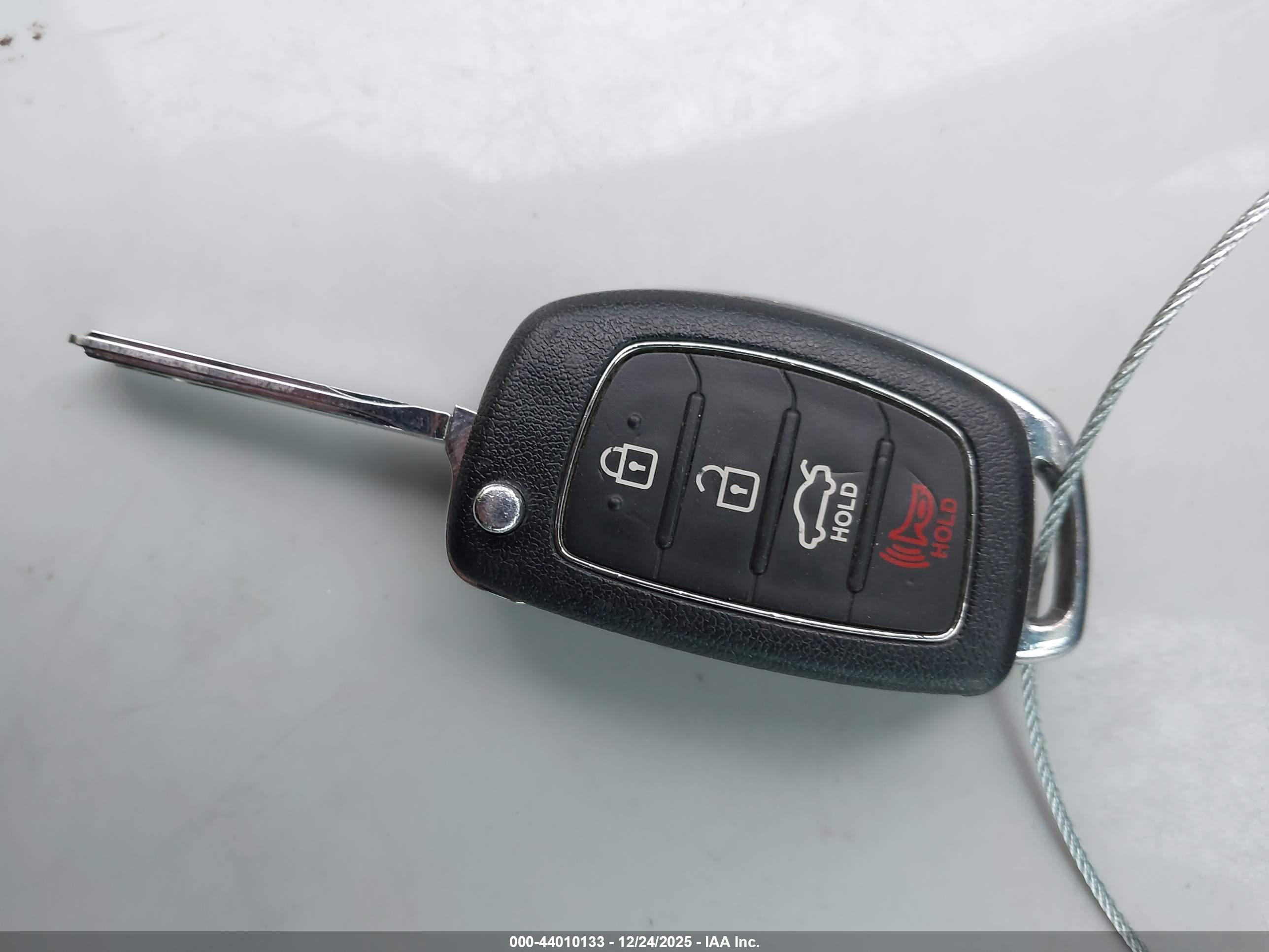 HYUNDAI SONATA image 11