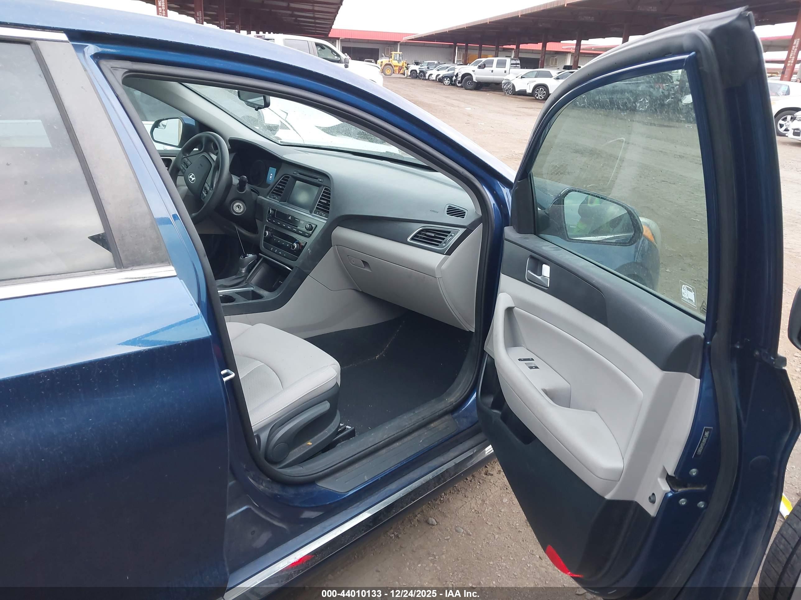 HYUNDAI SONATA image 5