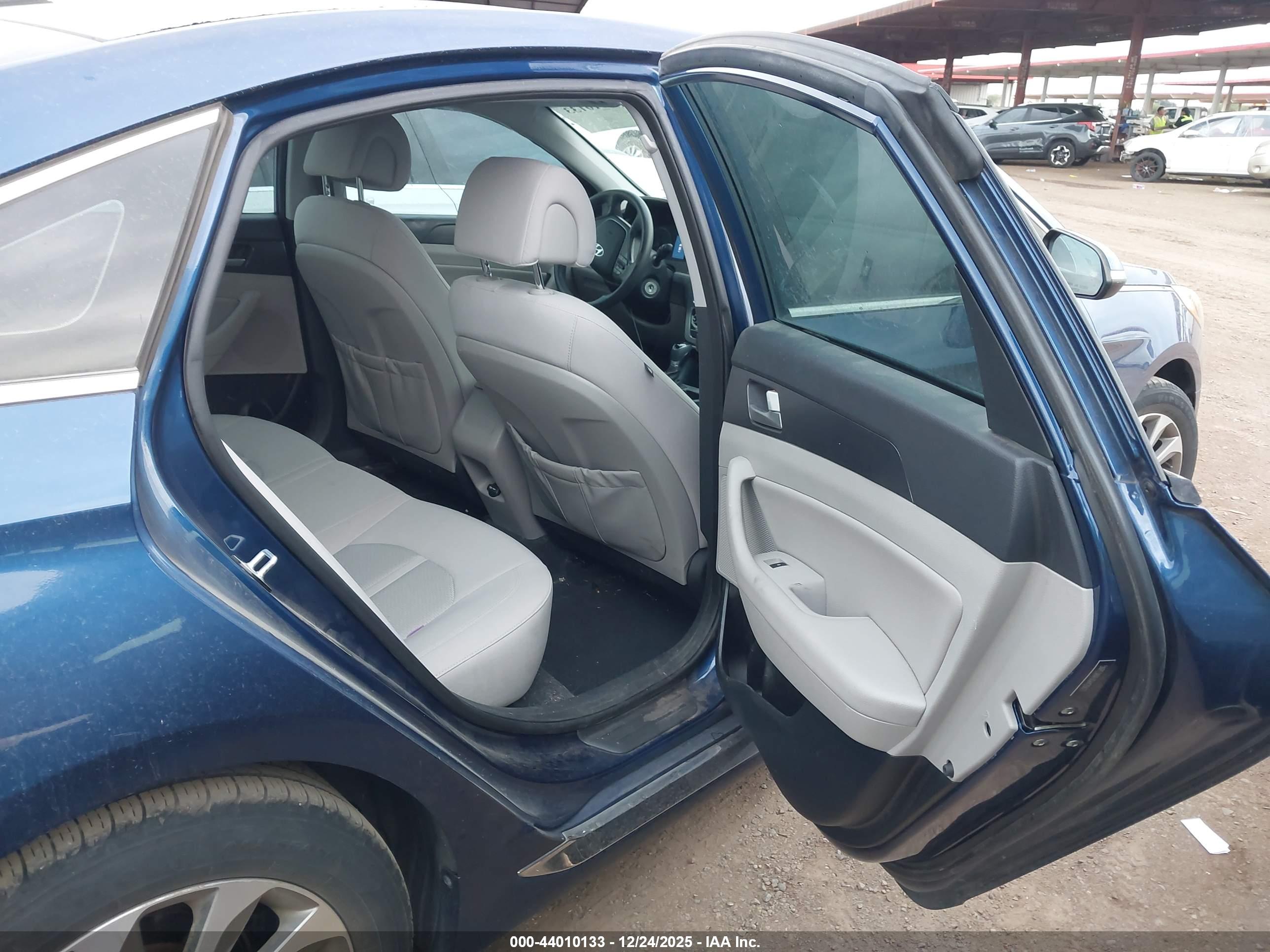 HYUNDAI SONATA image 8