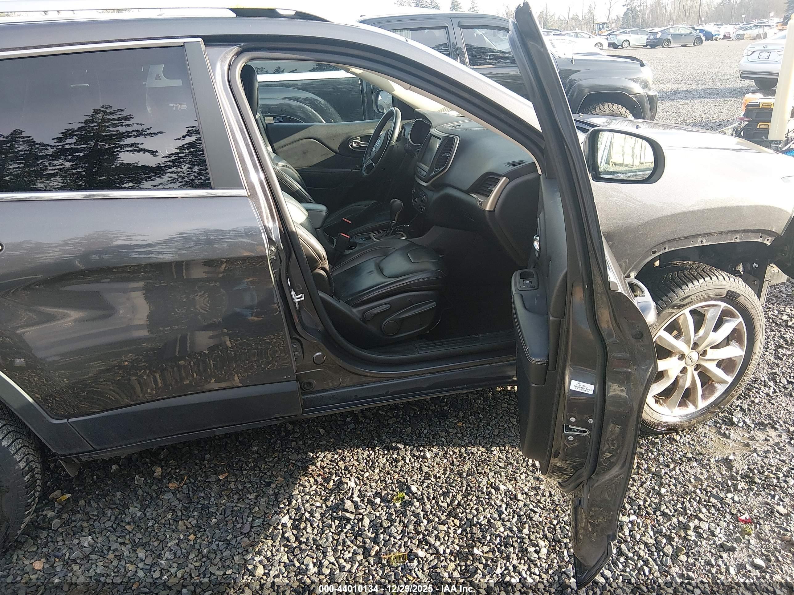 JEEP CHEROKEE image 5