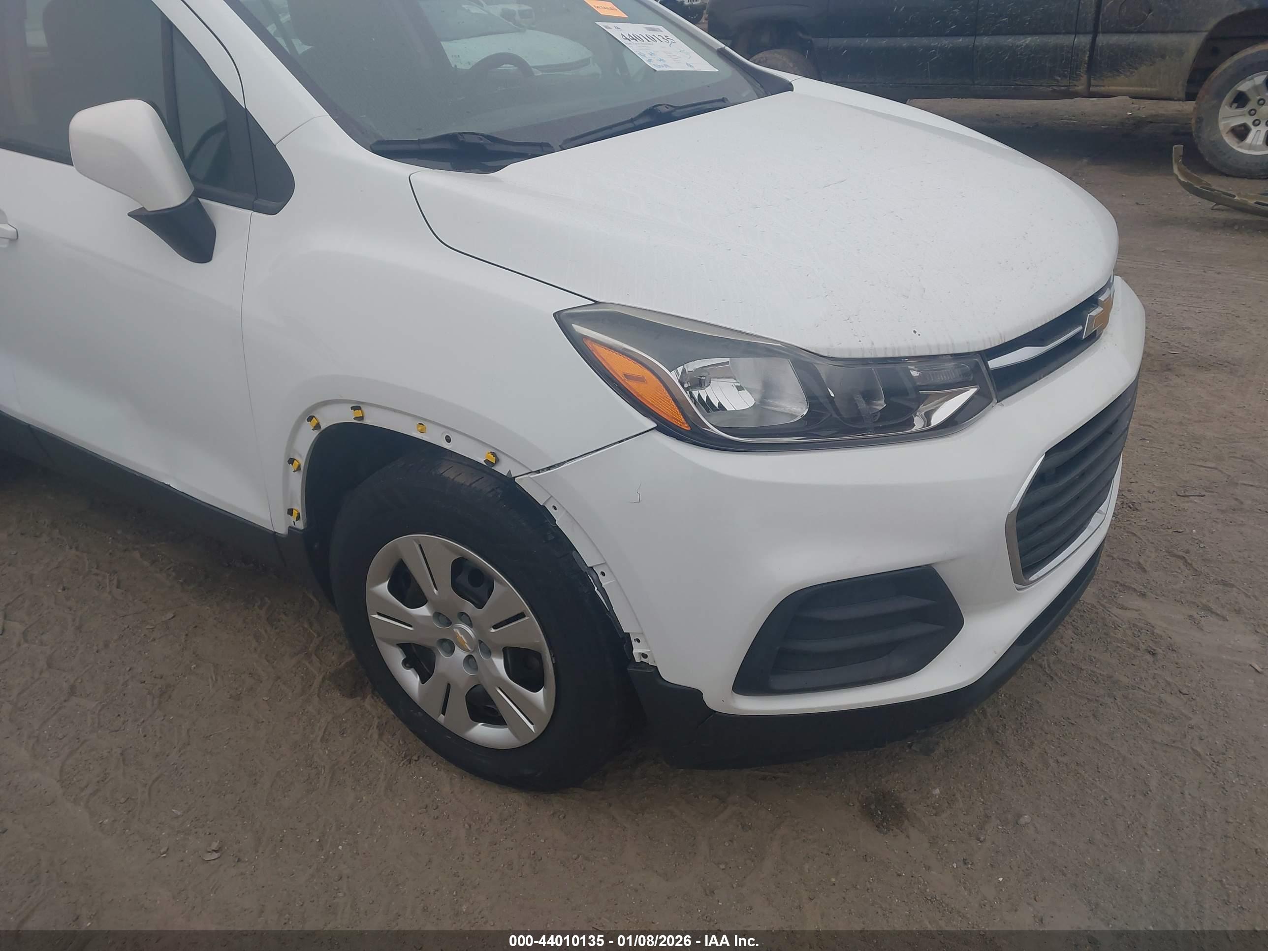 CHEVROLET TRAX image 6
