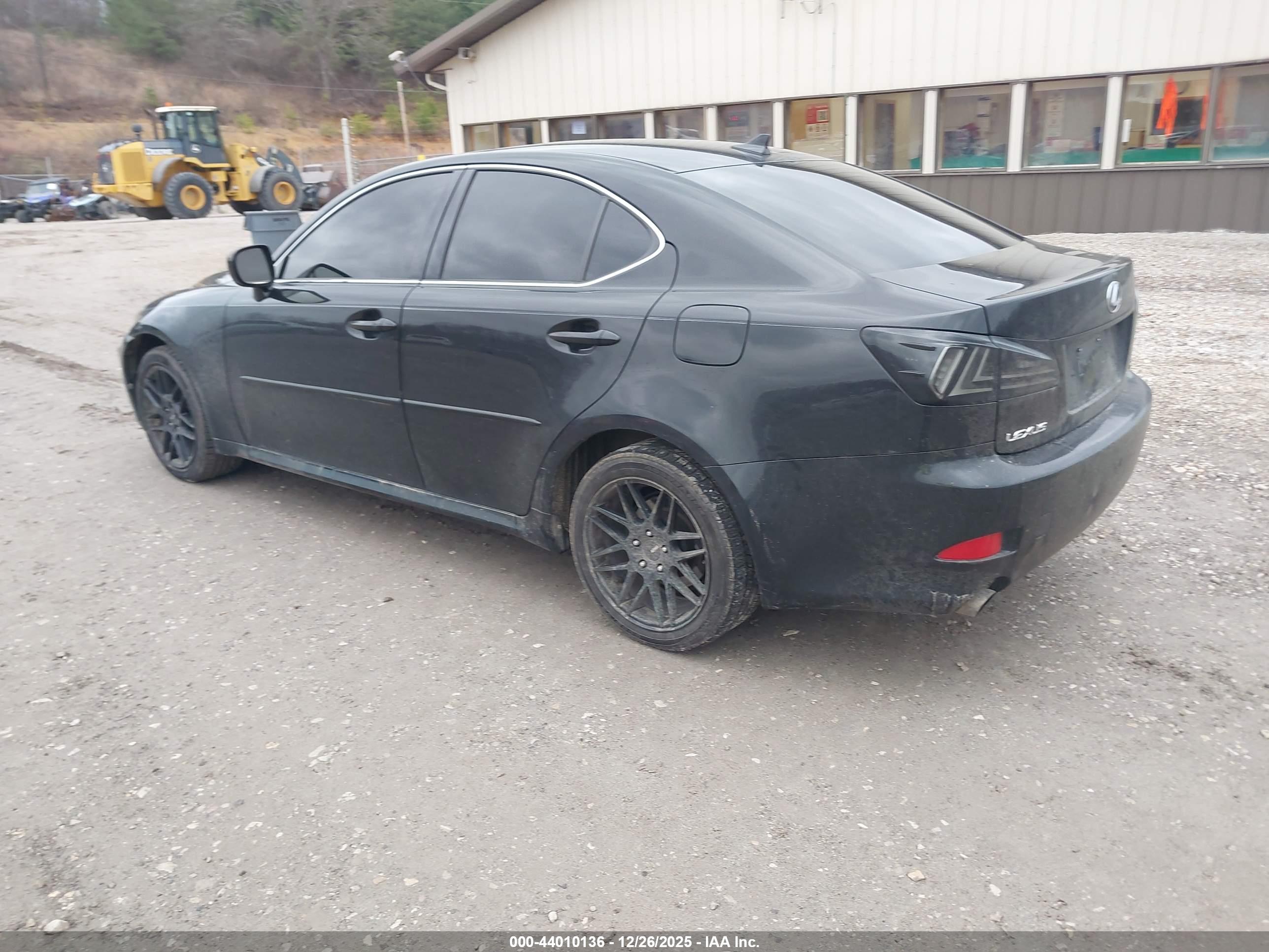 LEXUS IS image 3