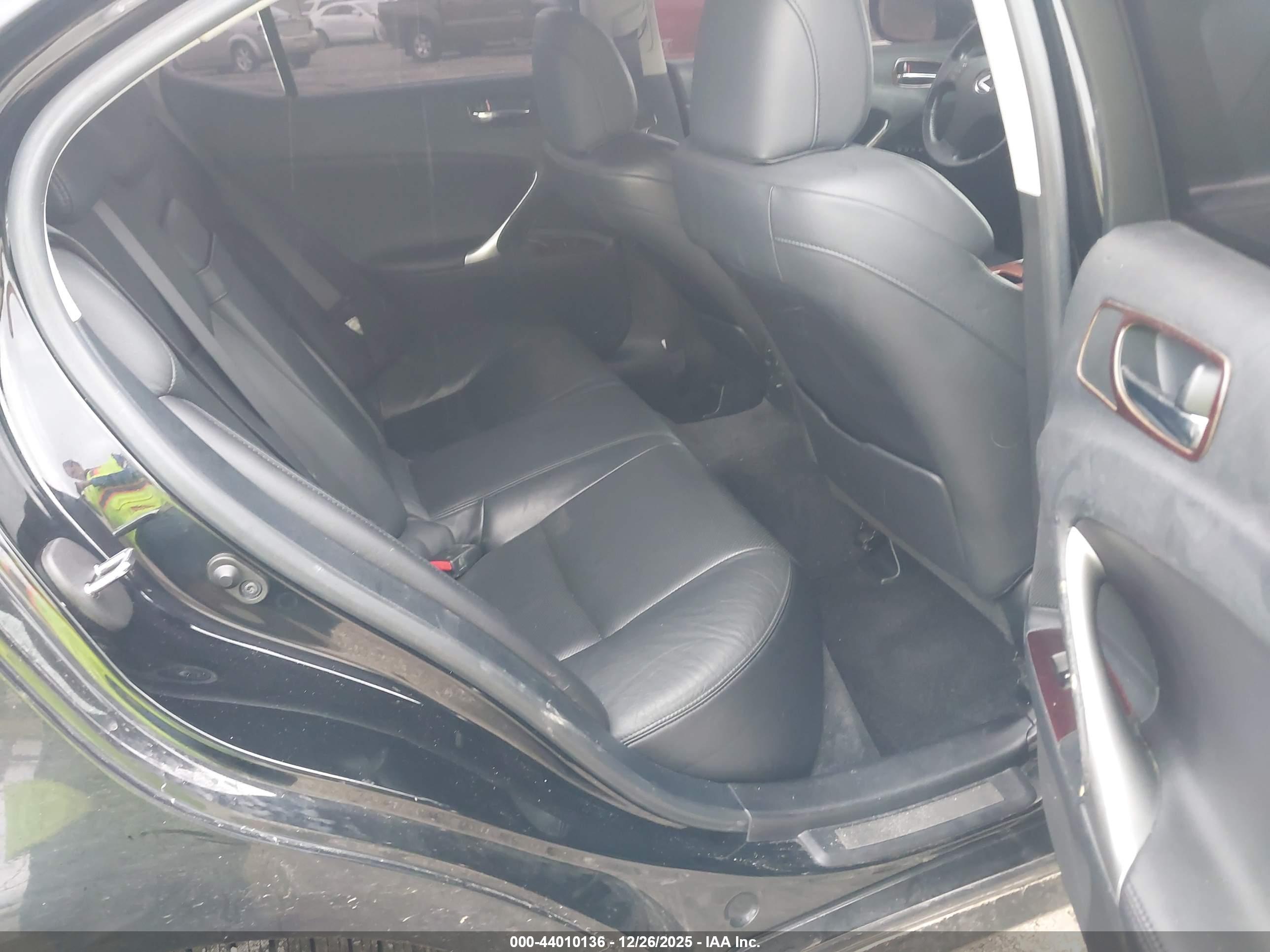 LEXUS IS image 8