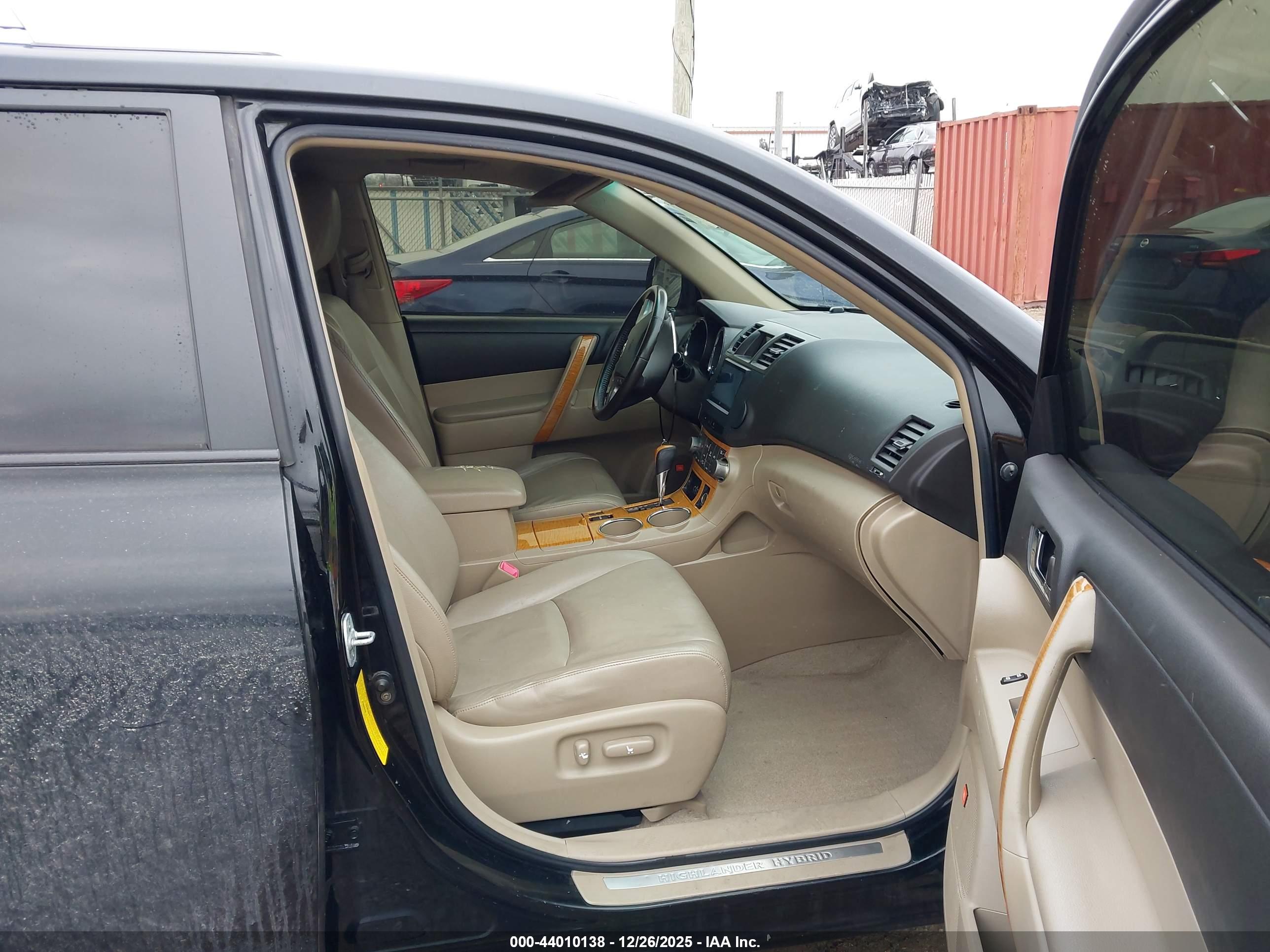 TOYOTA HIGHLANDER image 5