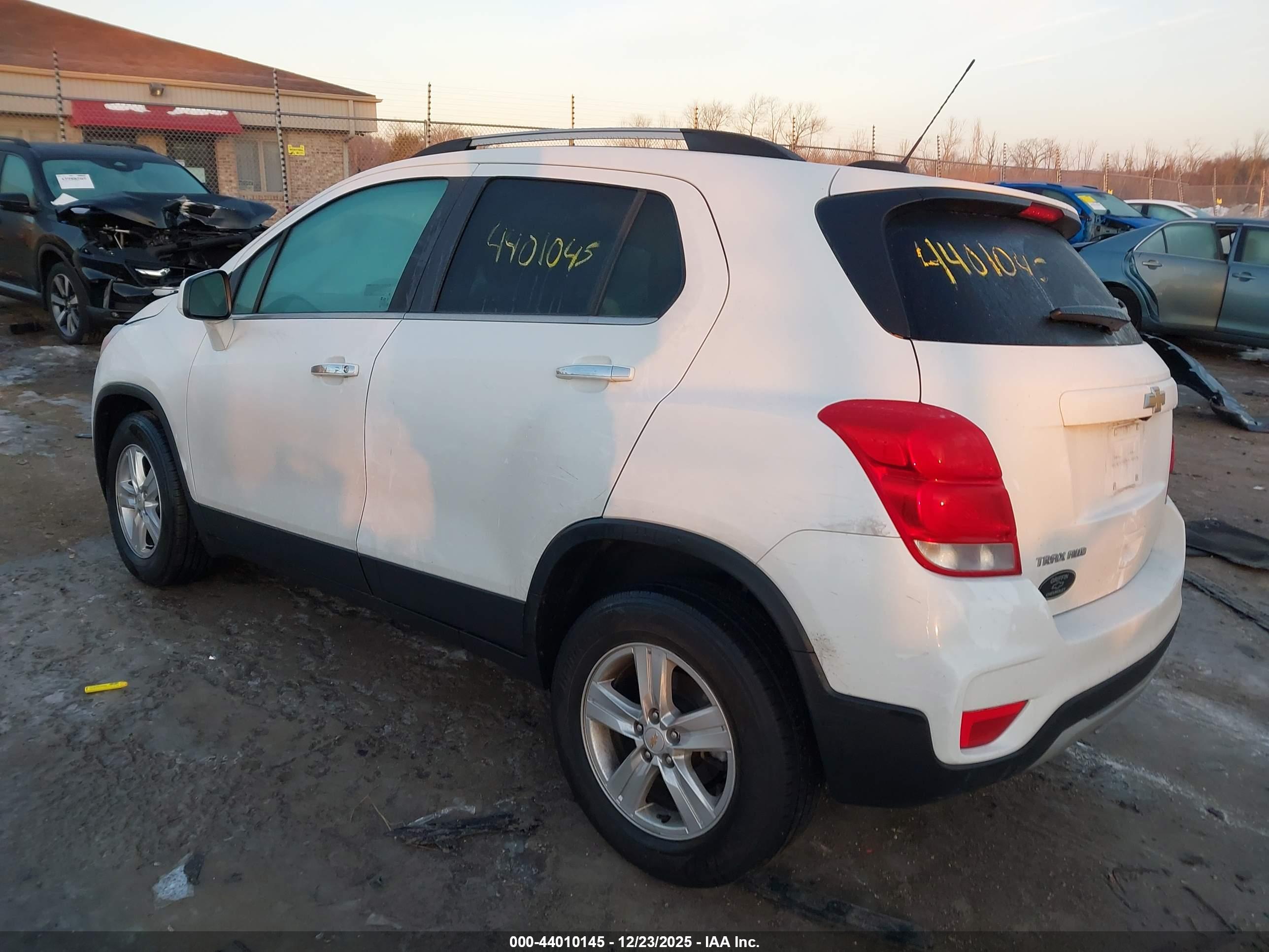 CHEVROLET TRAX image 3