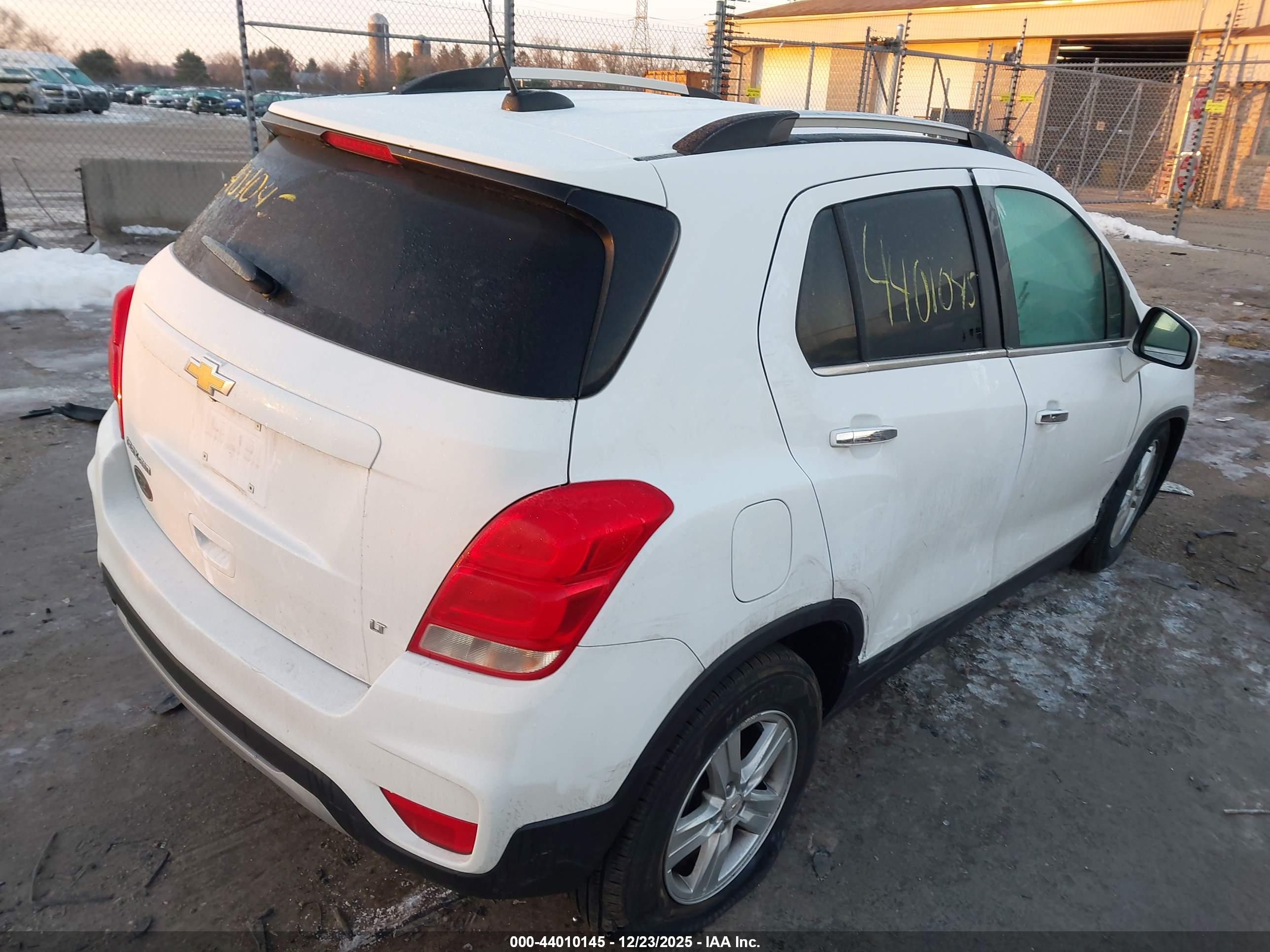 CHEVROLET TRAX image 4