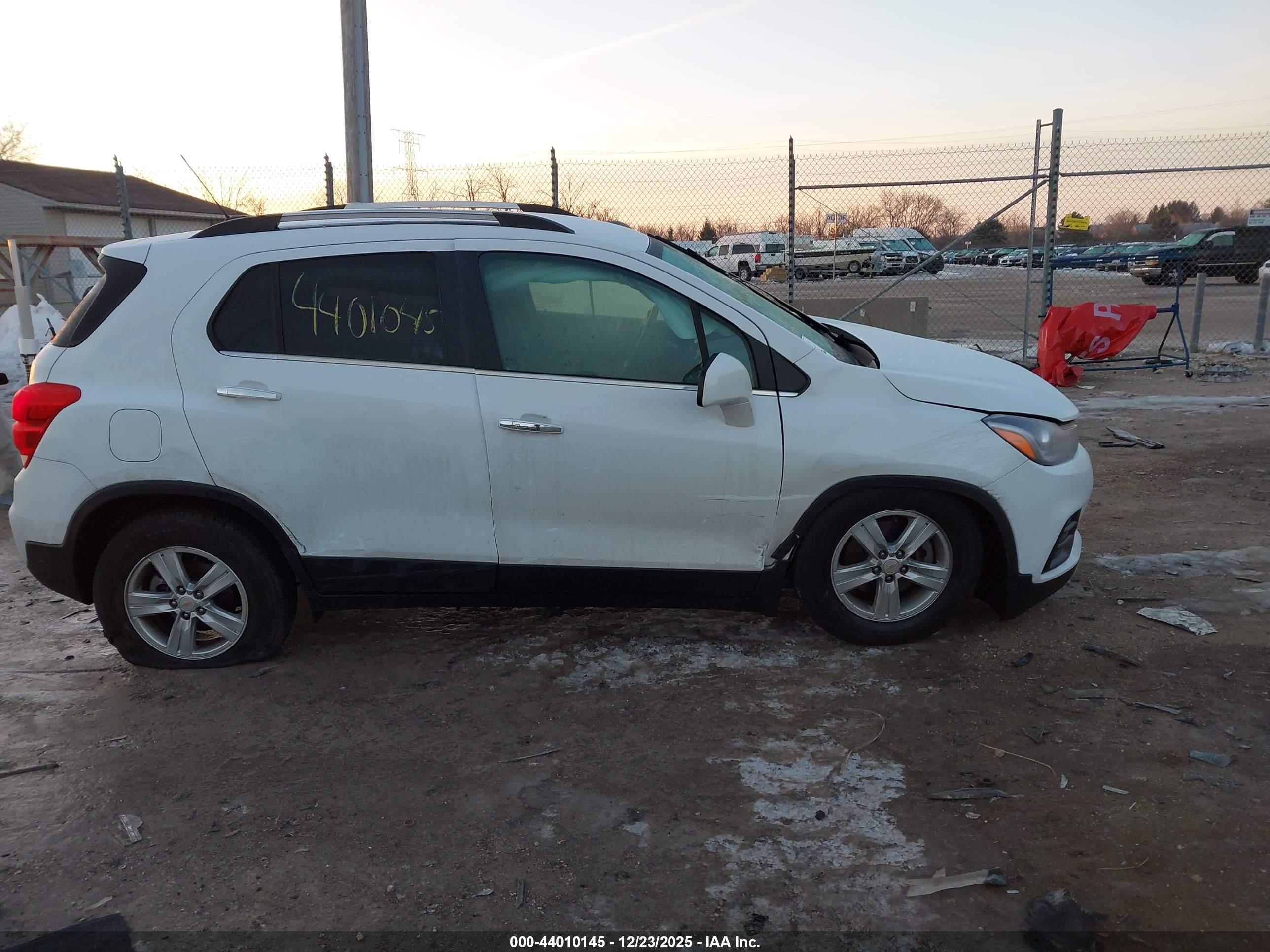 CHEVROLET TRAX image 6