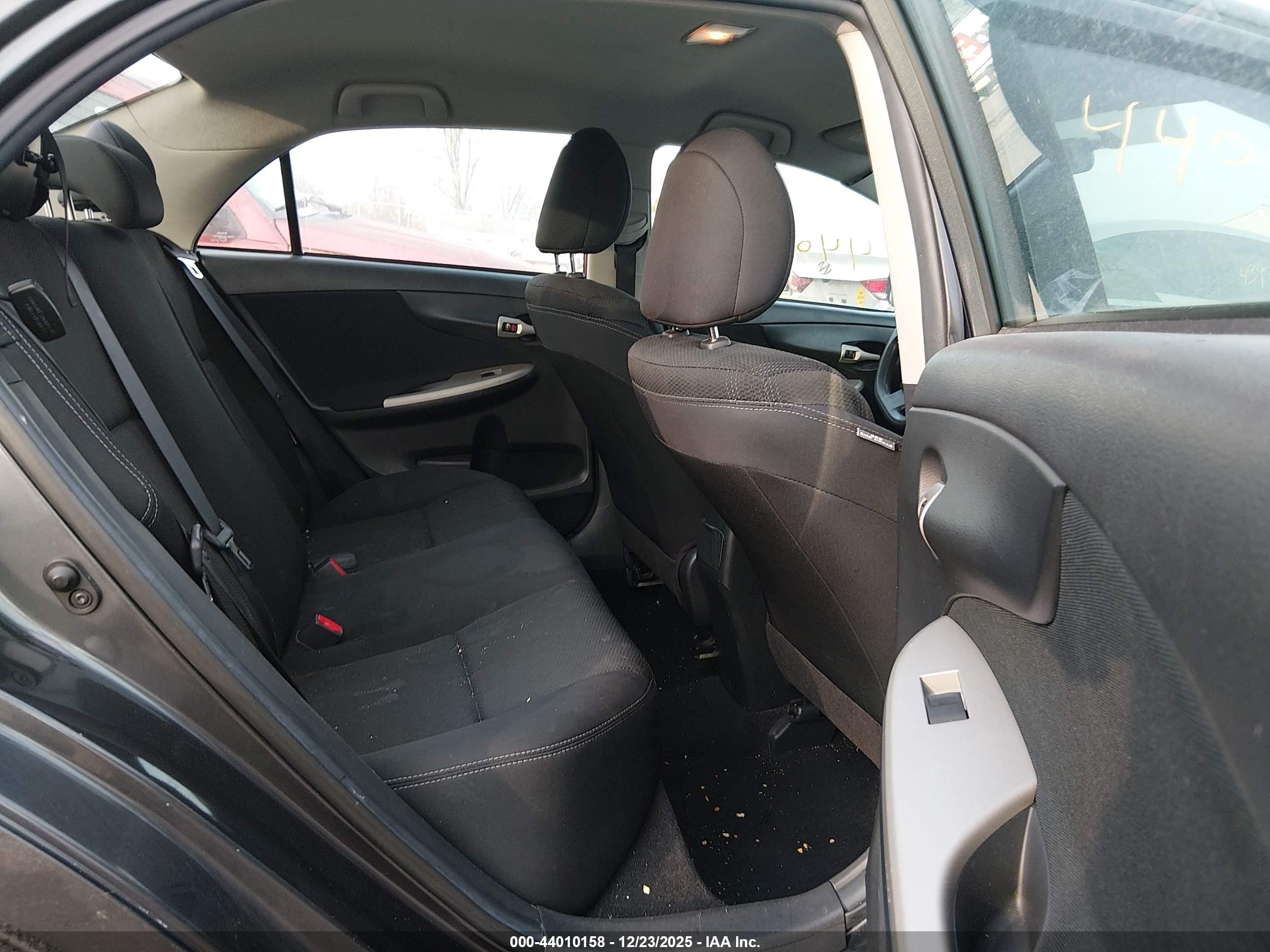 TOYOTA COROLLA image 8
