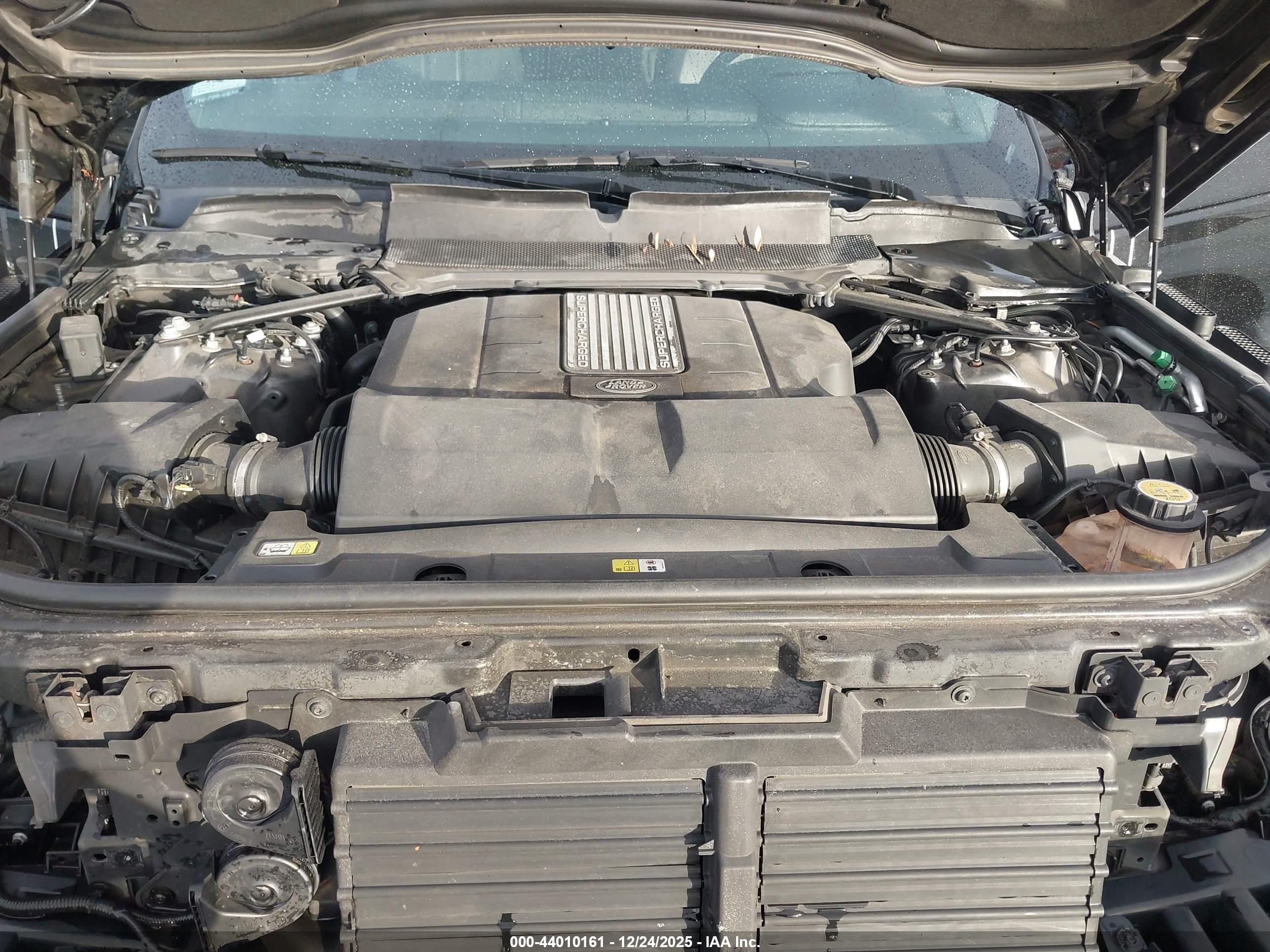 LAND ROVER image 10