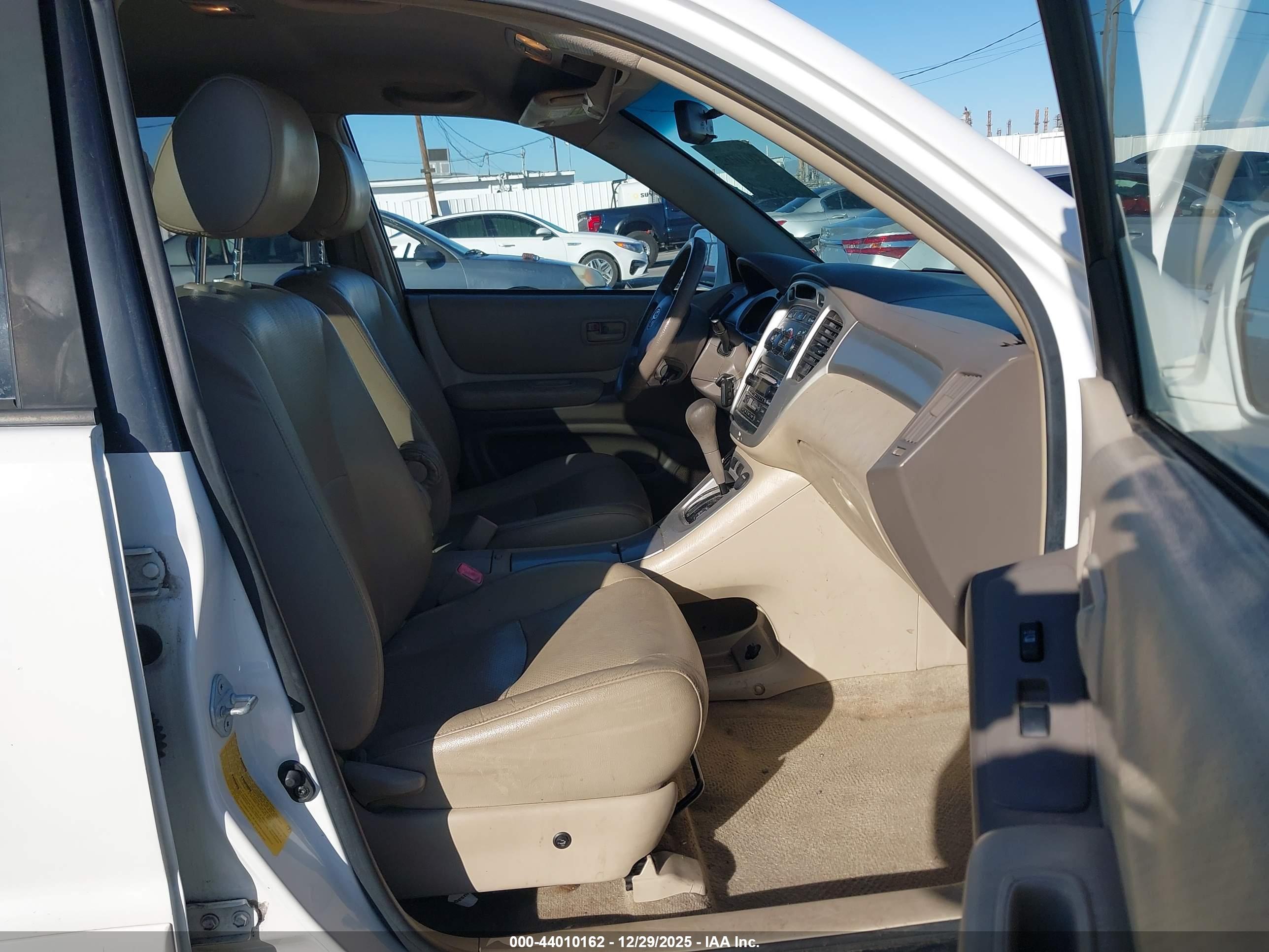 TOYOTA HIGHLANDER image 5