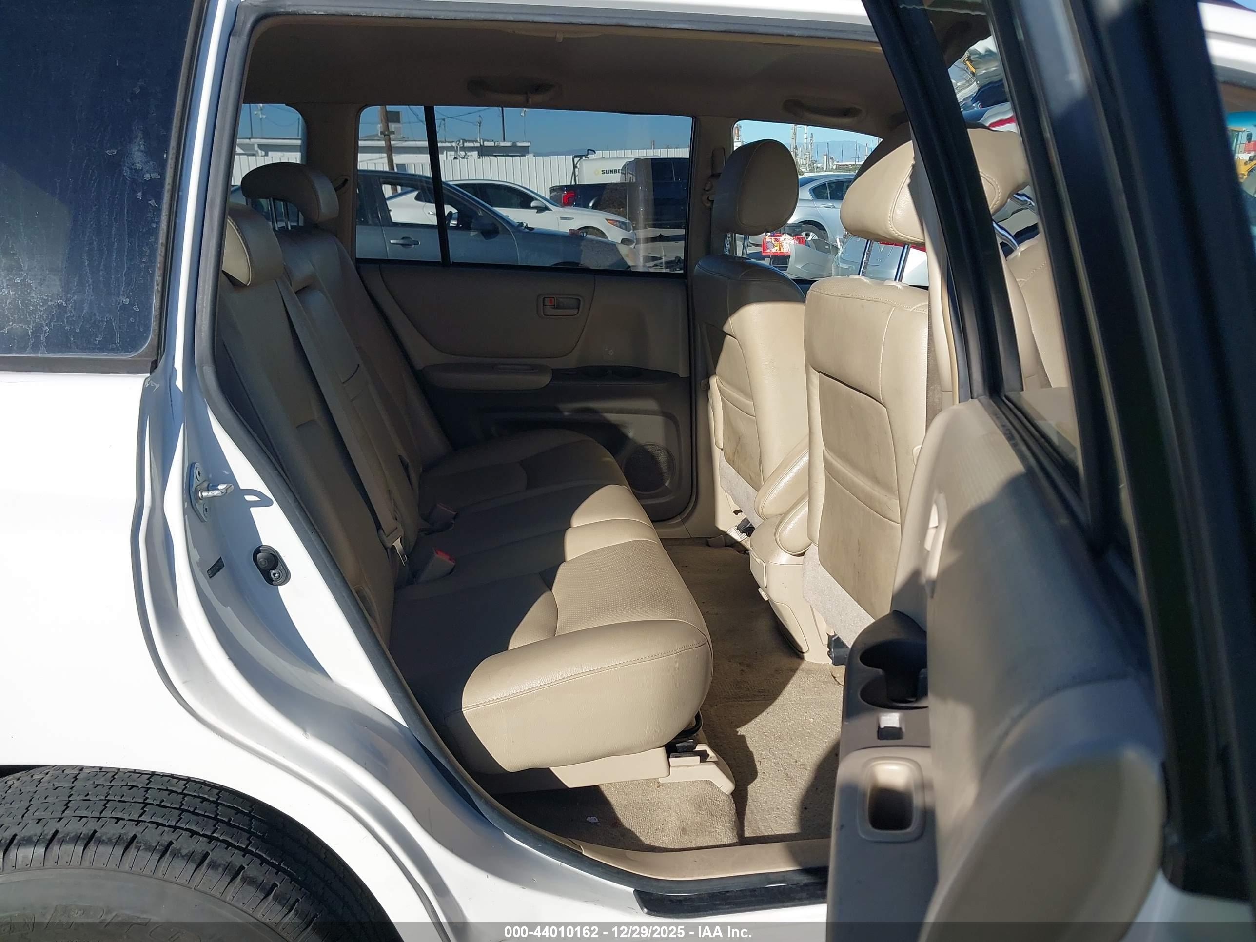TOYOTA HIGHLANDER image 8