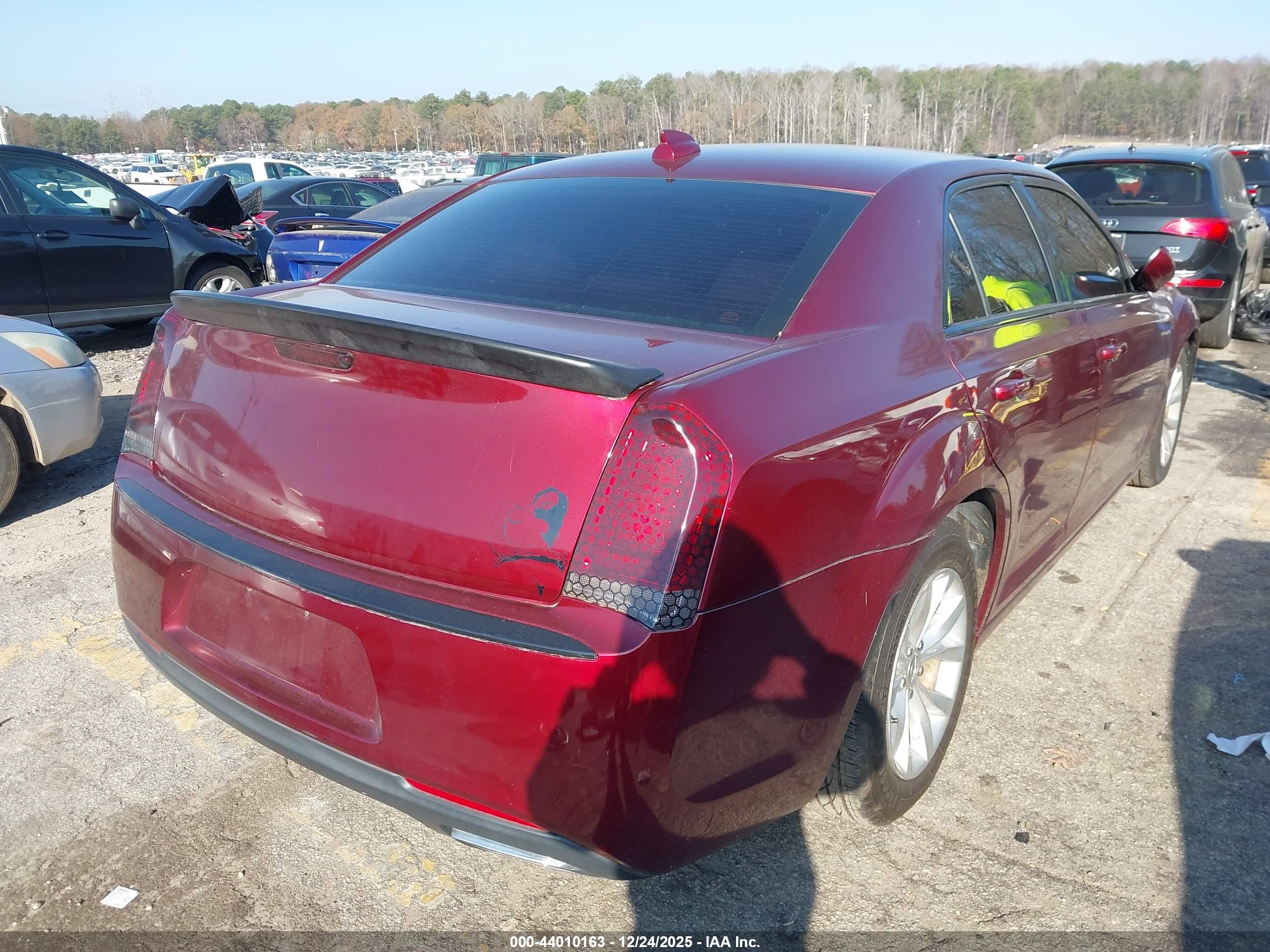 CHRYSLER 300 image 4