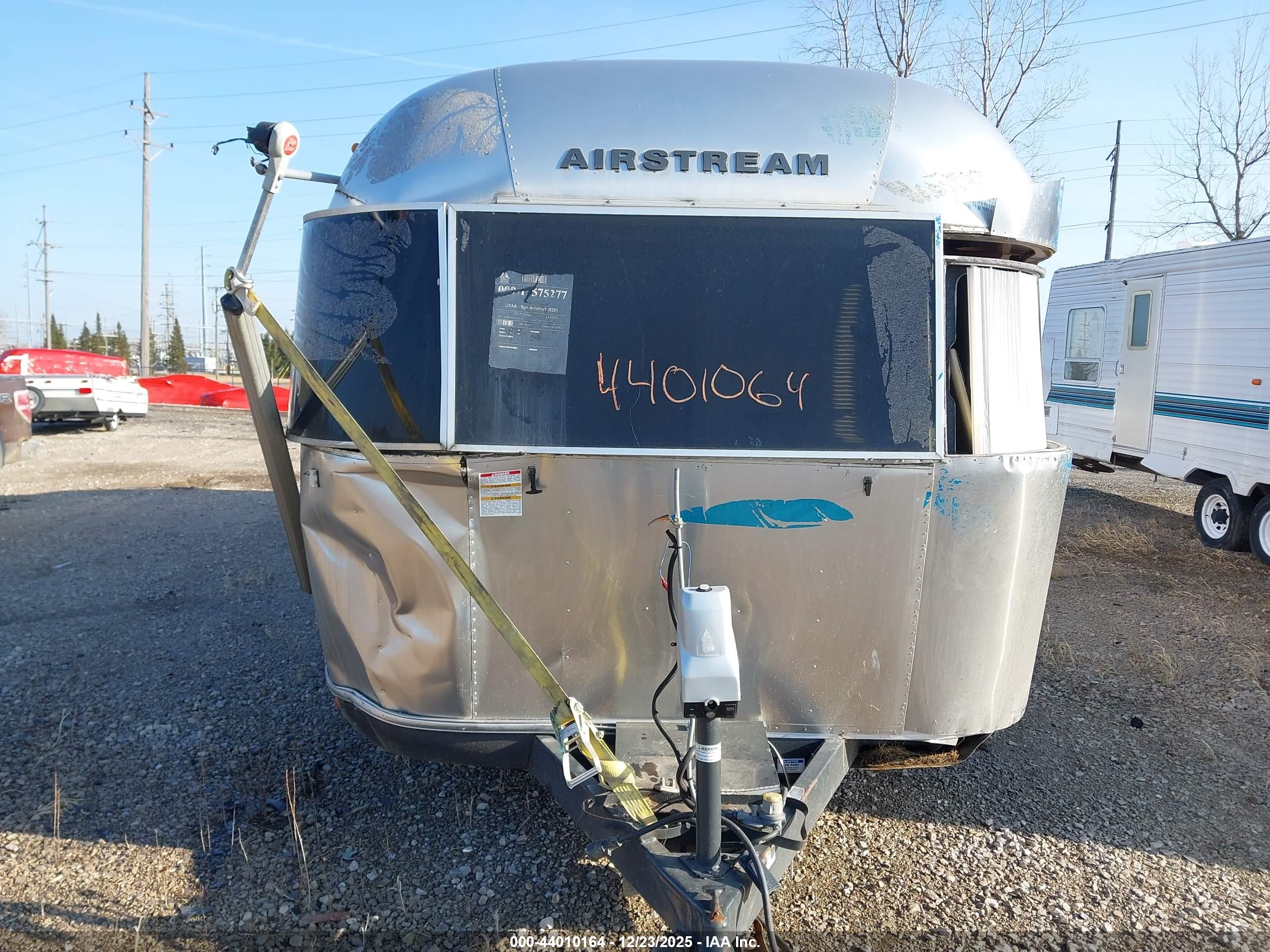 AIRSTREAM TRAILER image 10