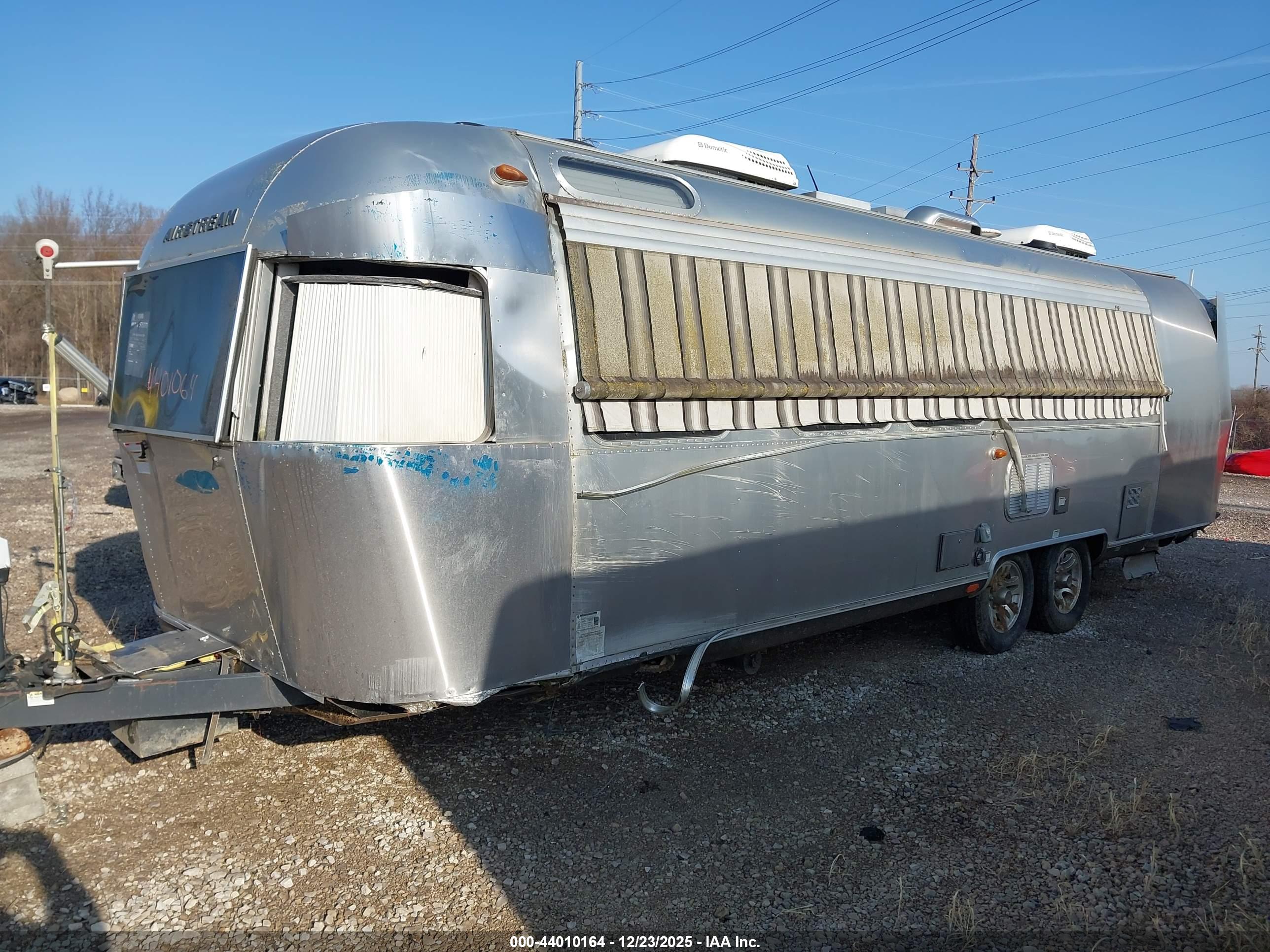 AIRSTREAM TRAILER image 2