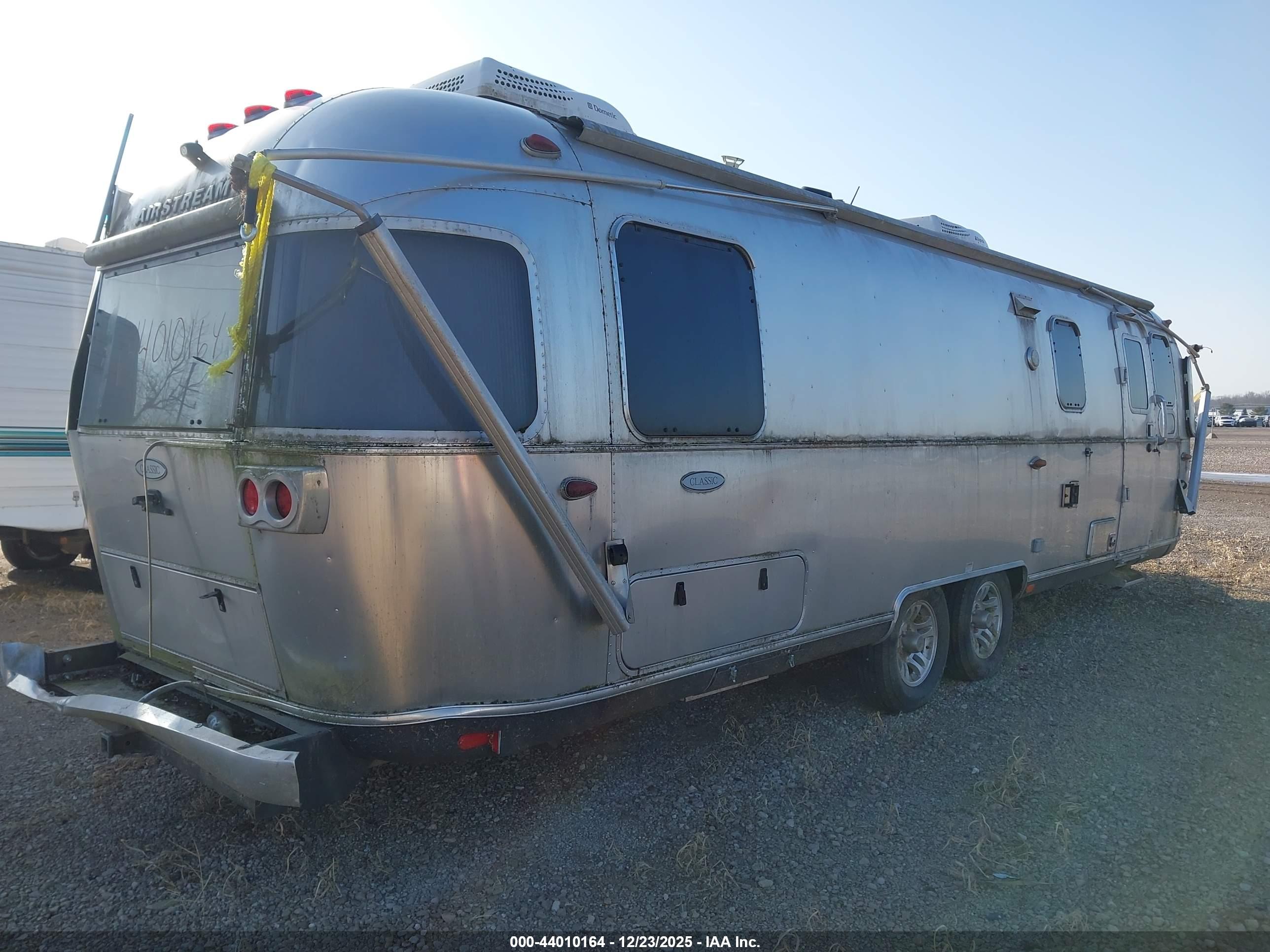 AIRSTREAM TRAILER image 4