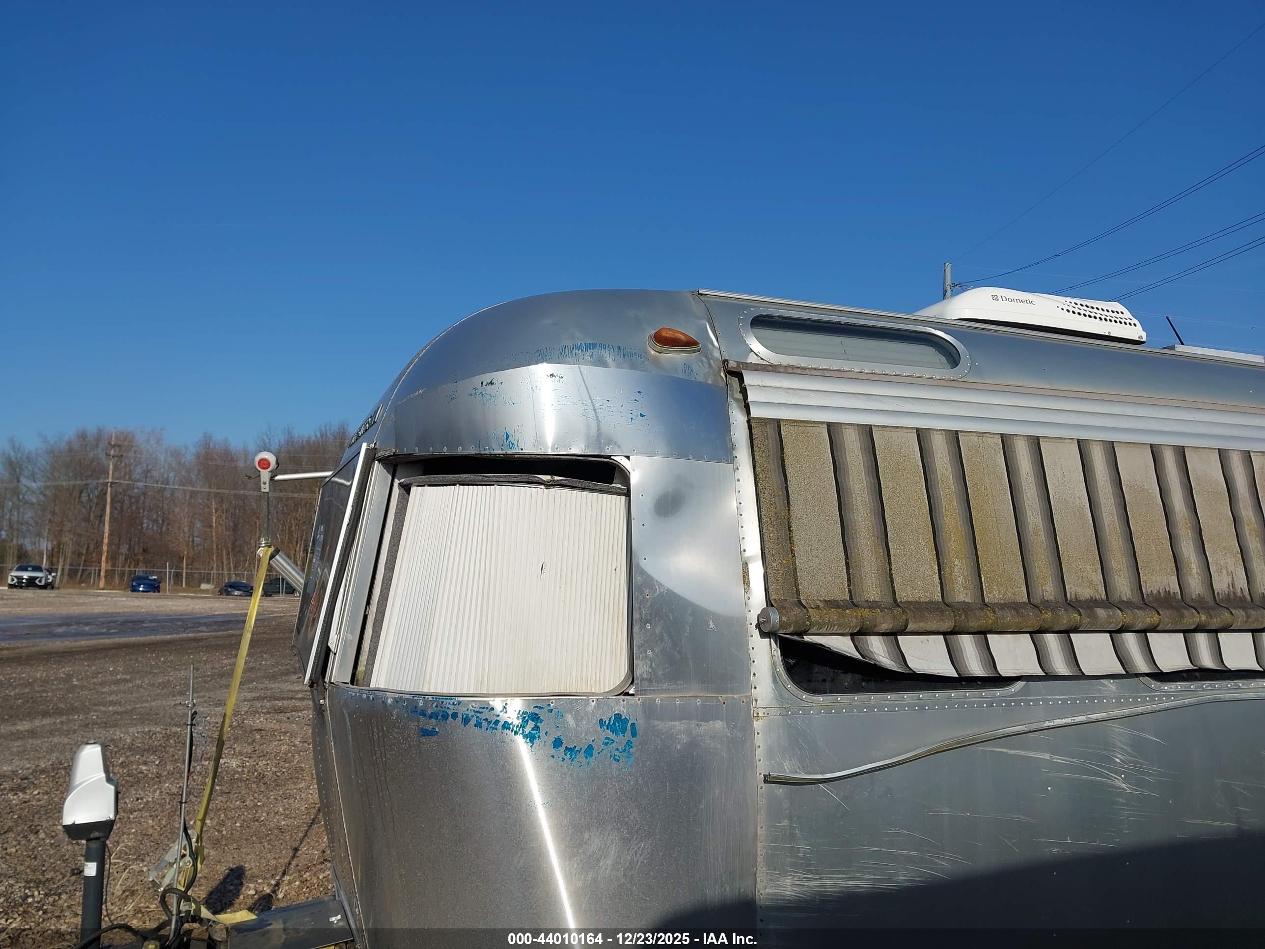 AIRSTREAM TRAILER image 6