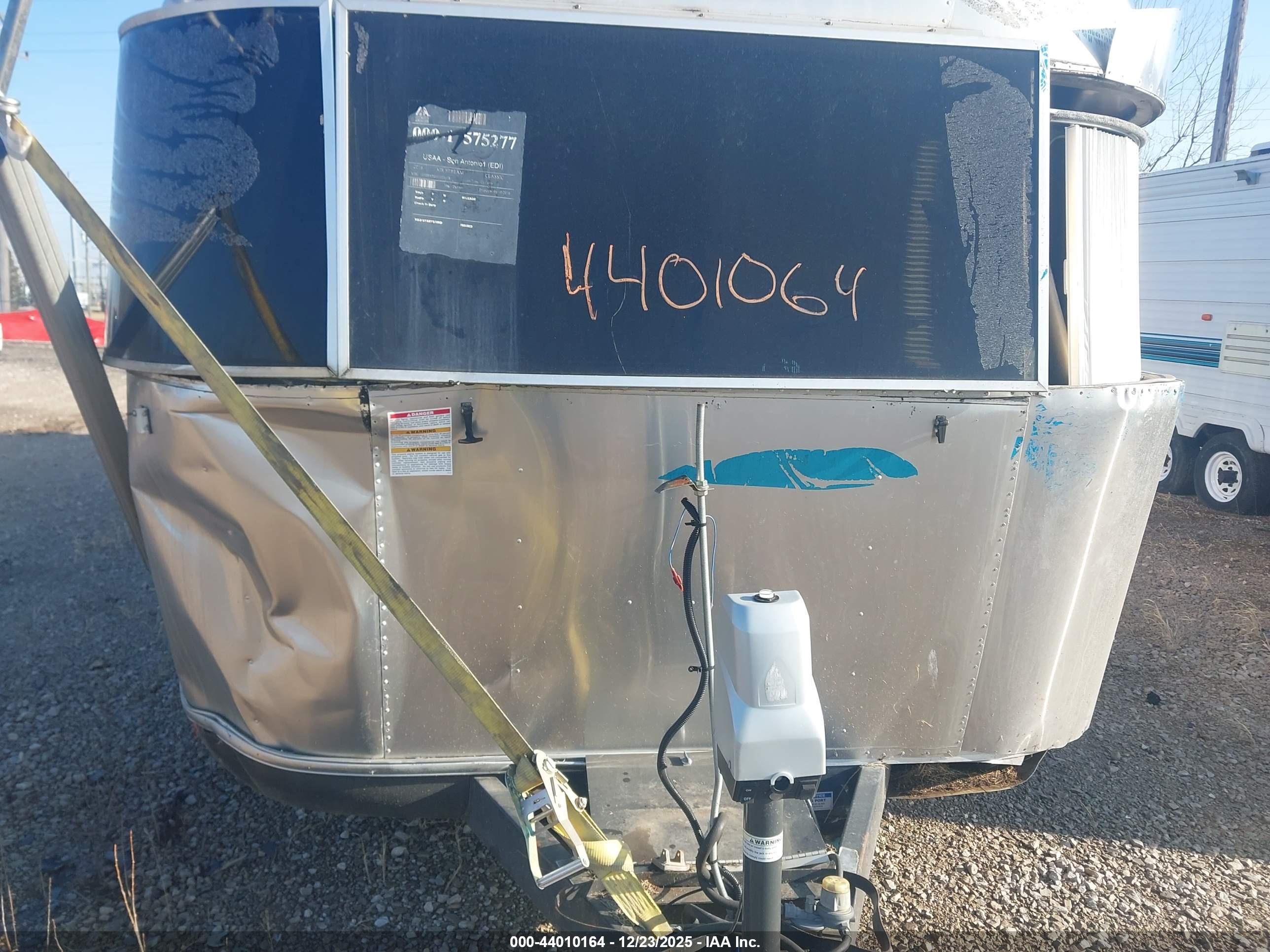 AIRSTREAM TRAILER image 7
