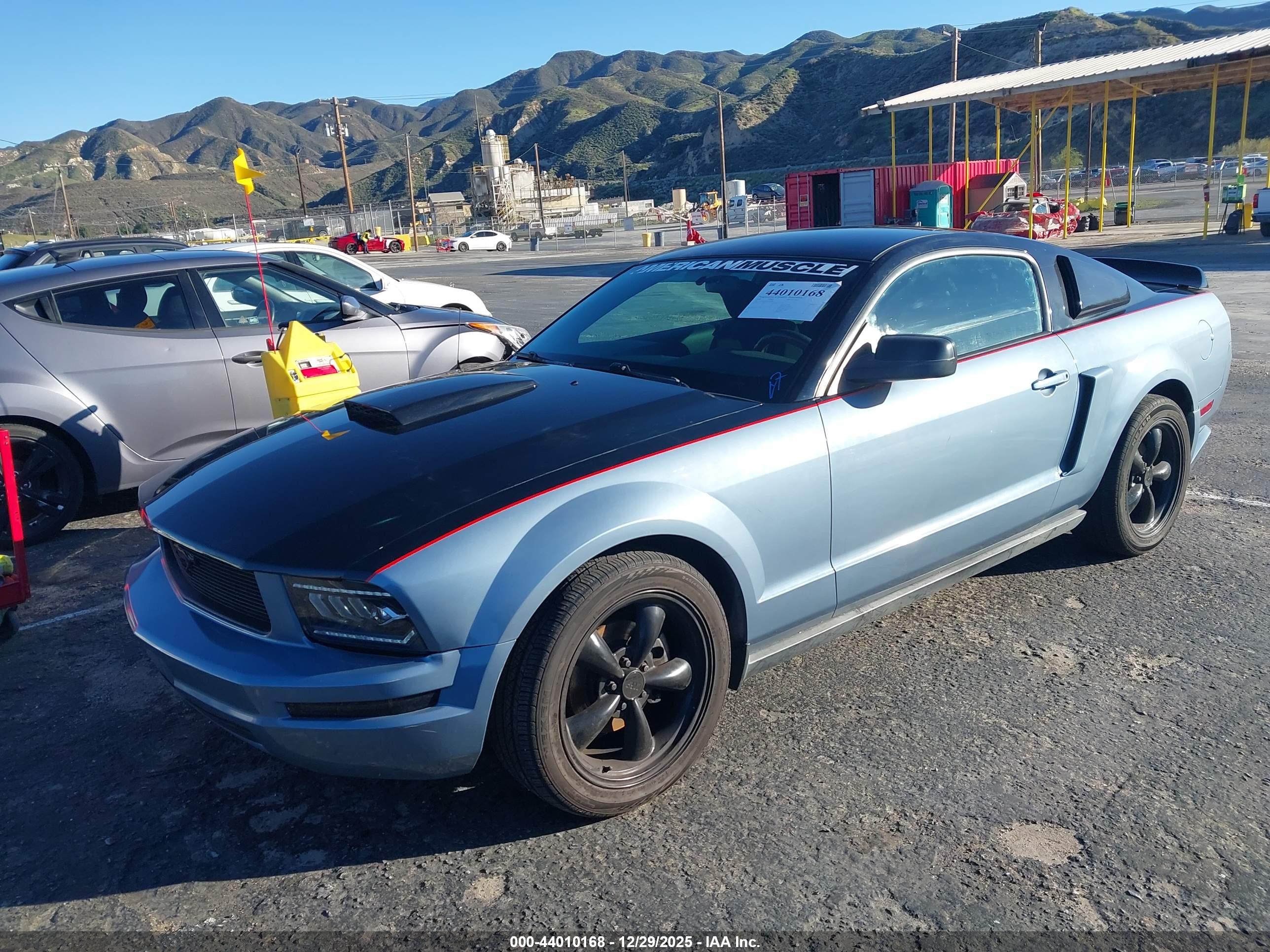 FORD MUSTANG image 2