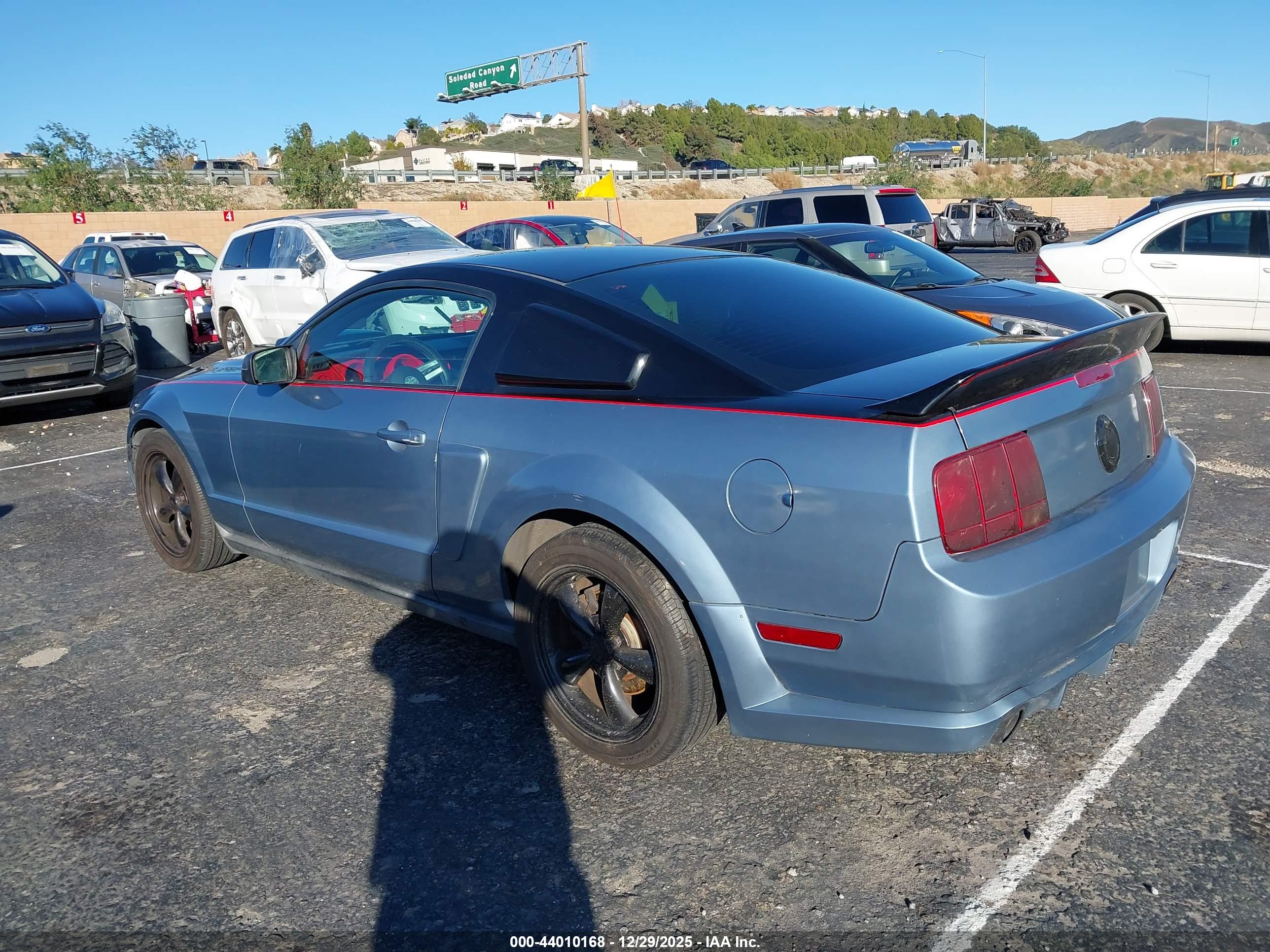 FORD MUSTANG image 3