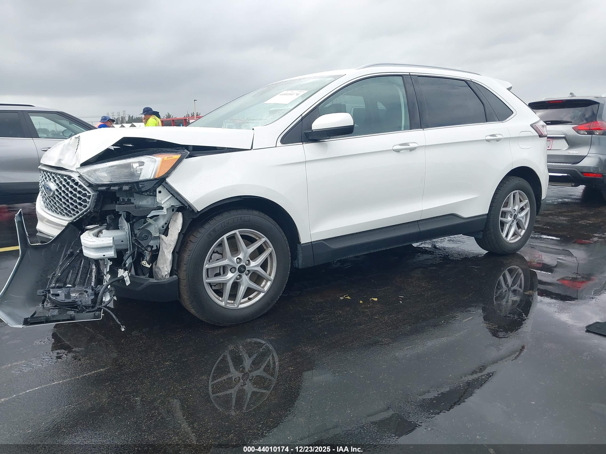 FORD EDGE image 2