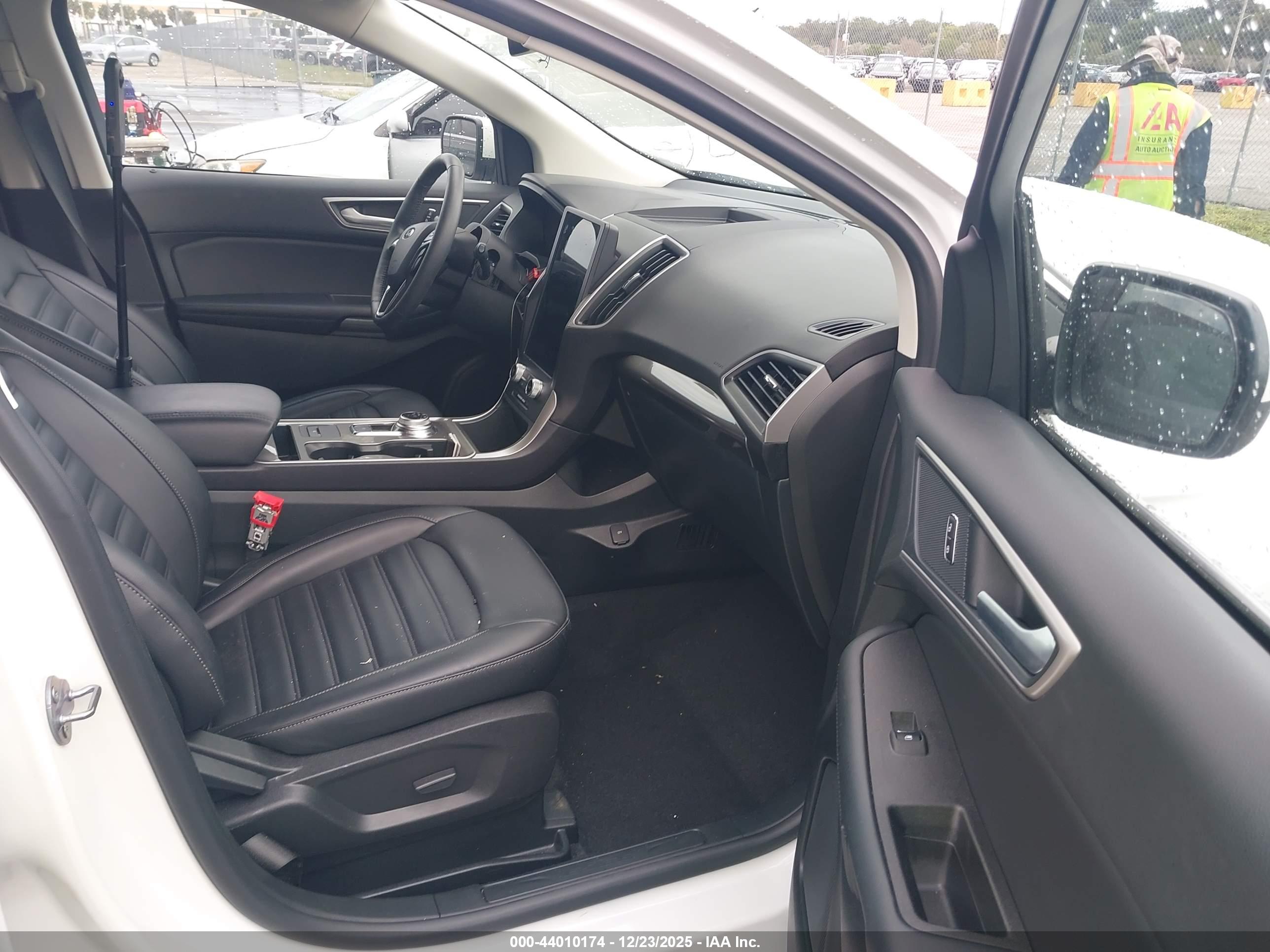FORD EDGE image 5