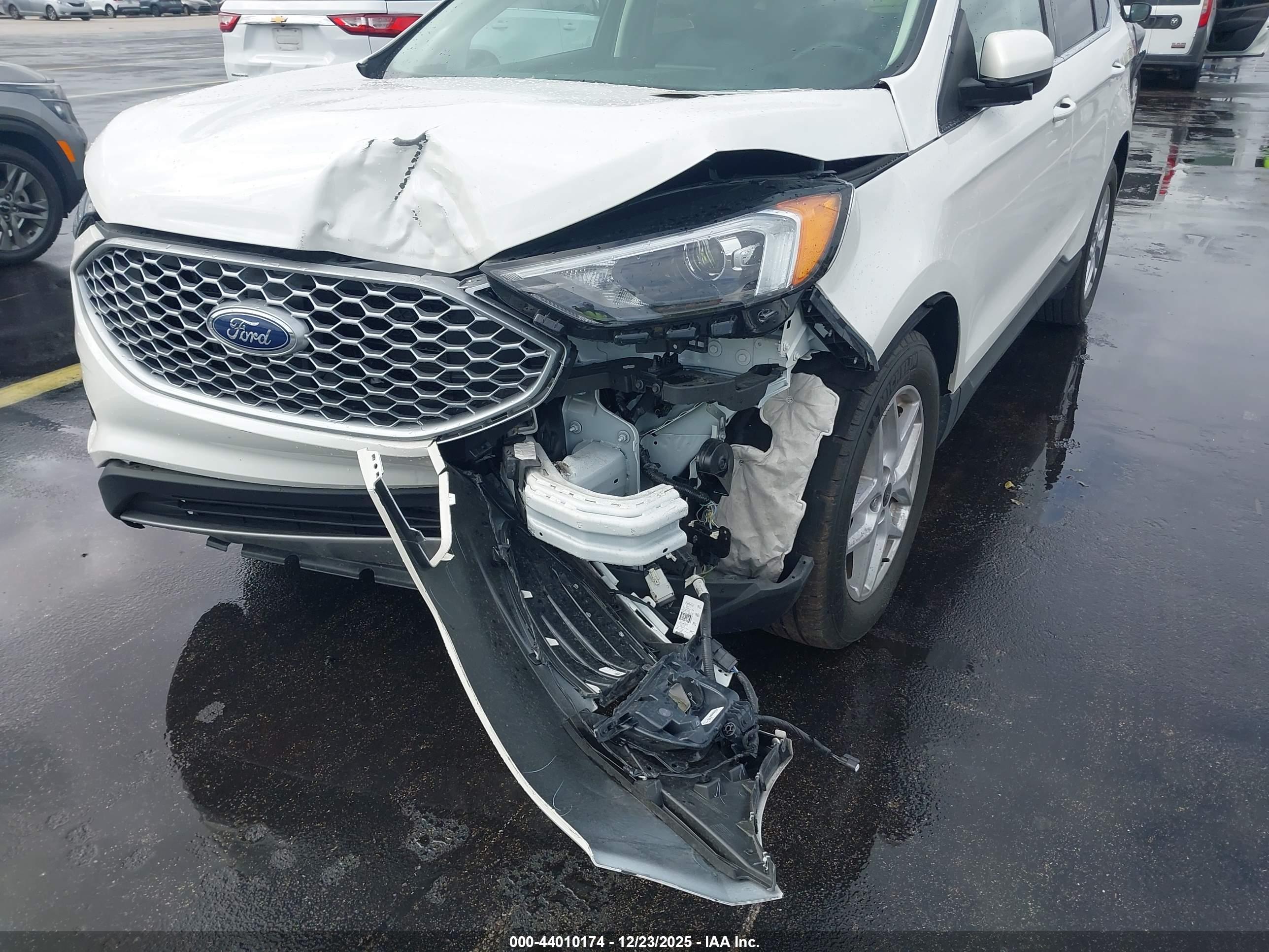 FORD EDGE image 6