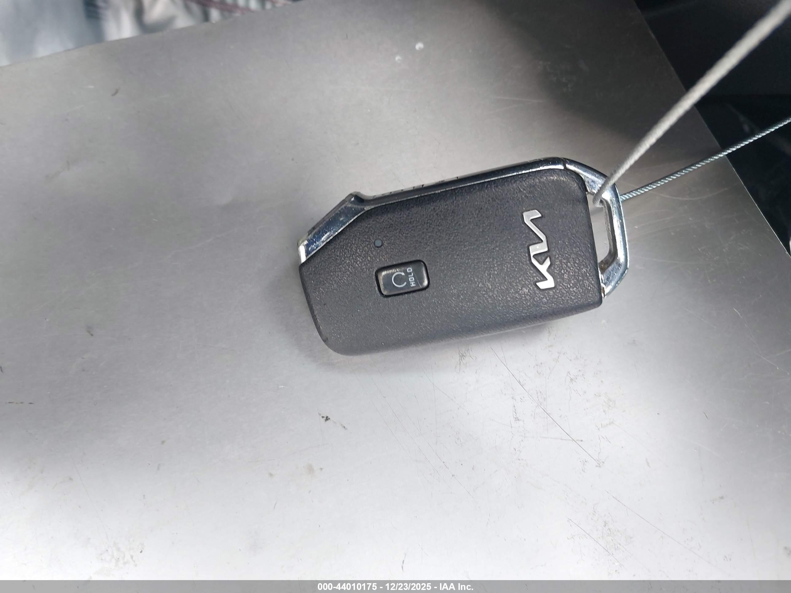 KIA STINGER image 11