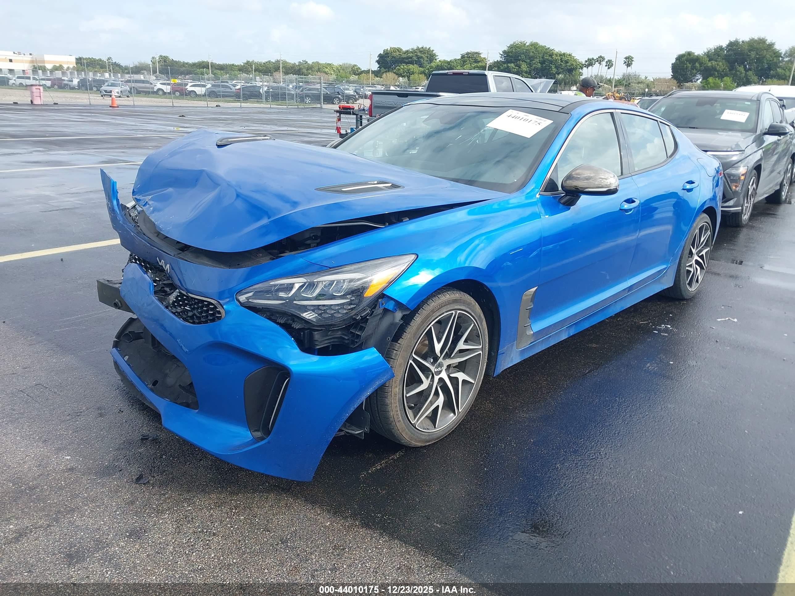 KIA STINGER image 2