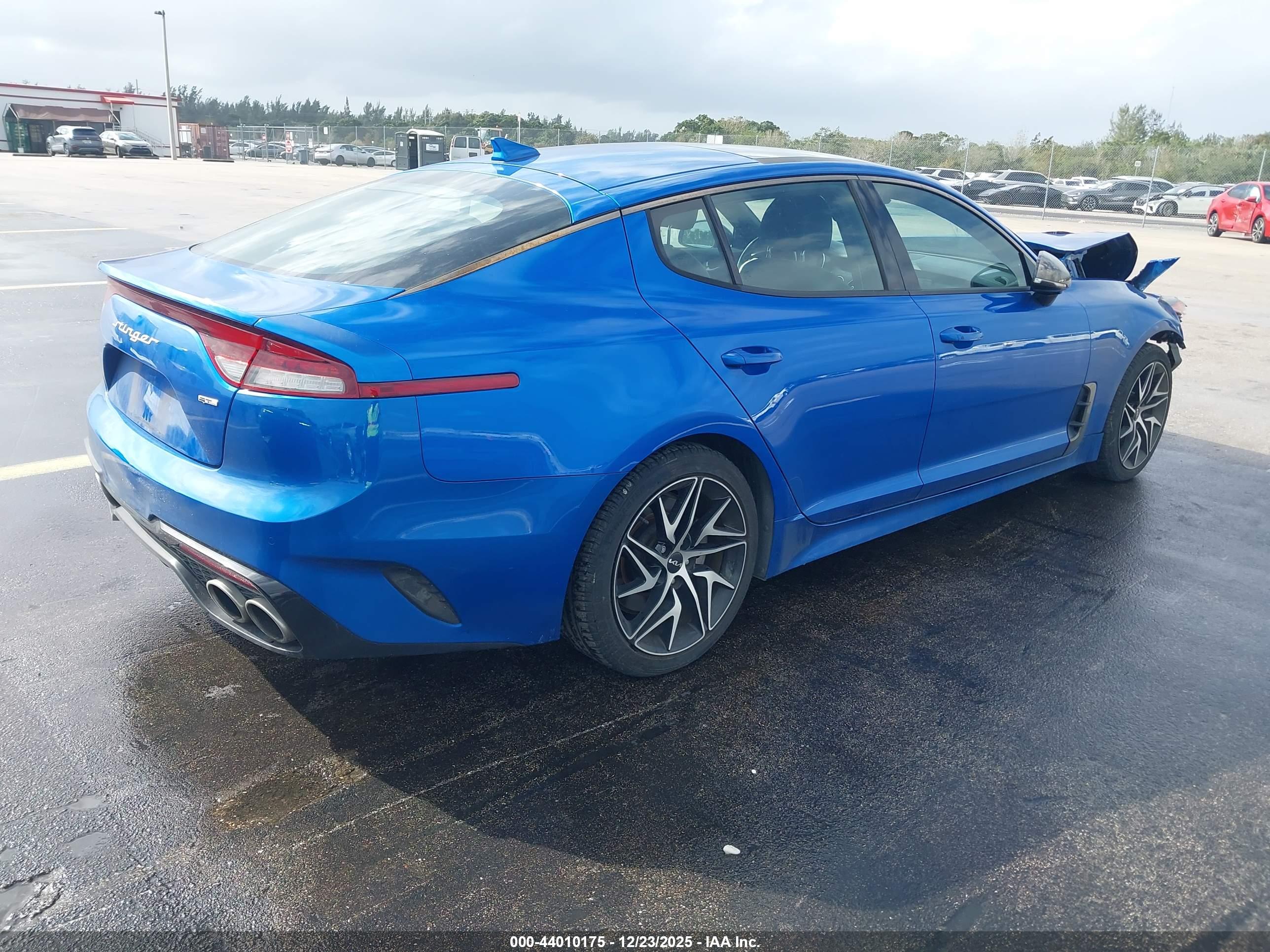 KIA STINGER image 4