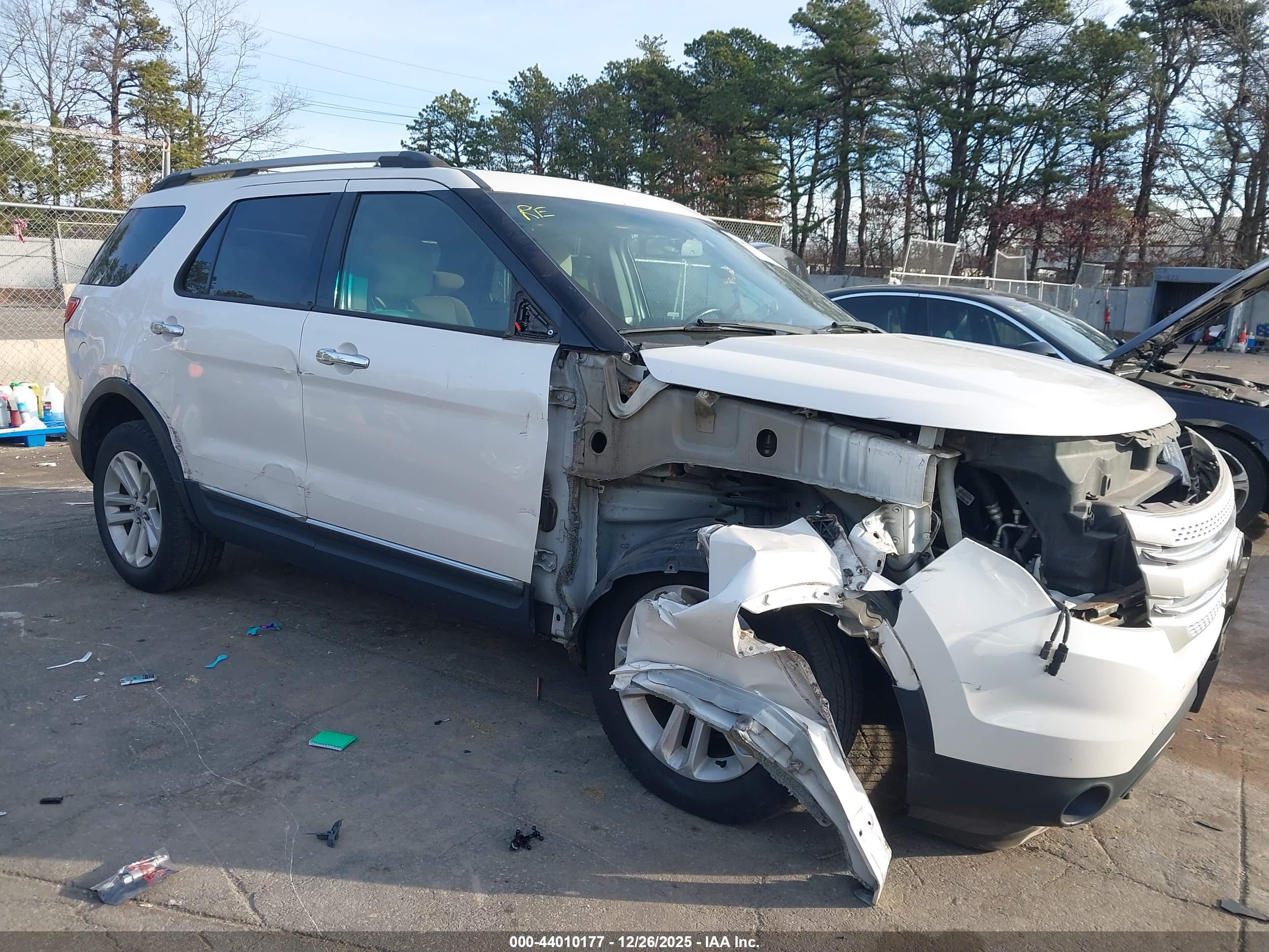 FORD EXPLORER image 6
