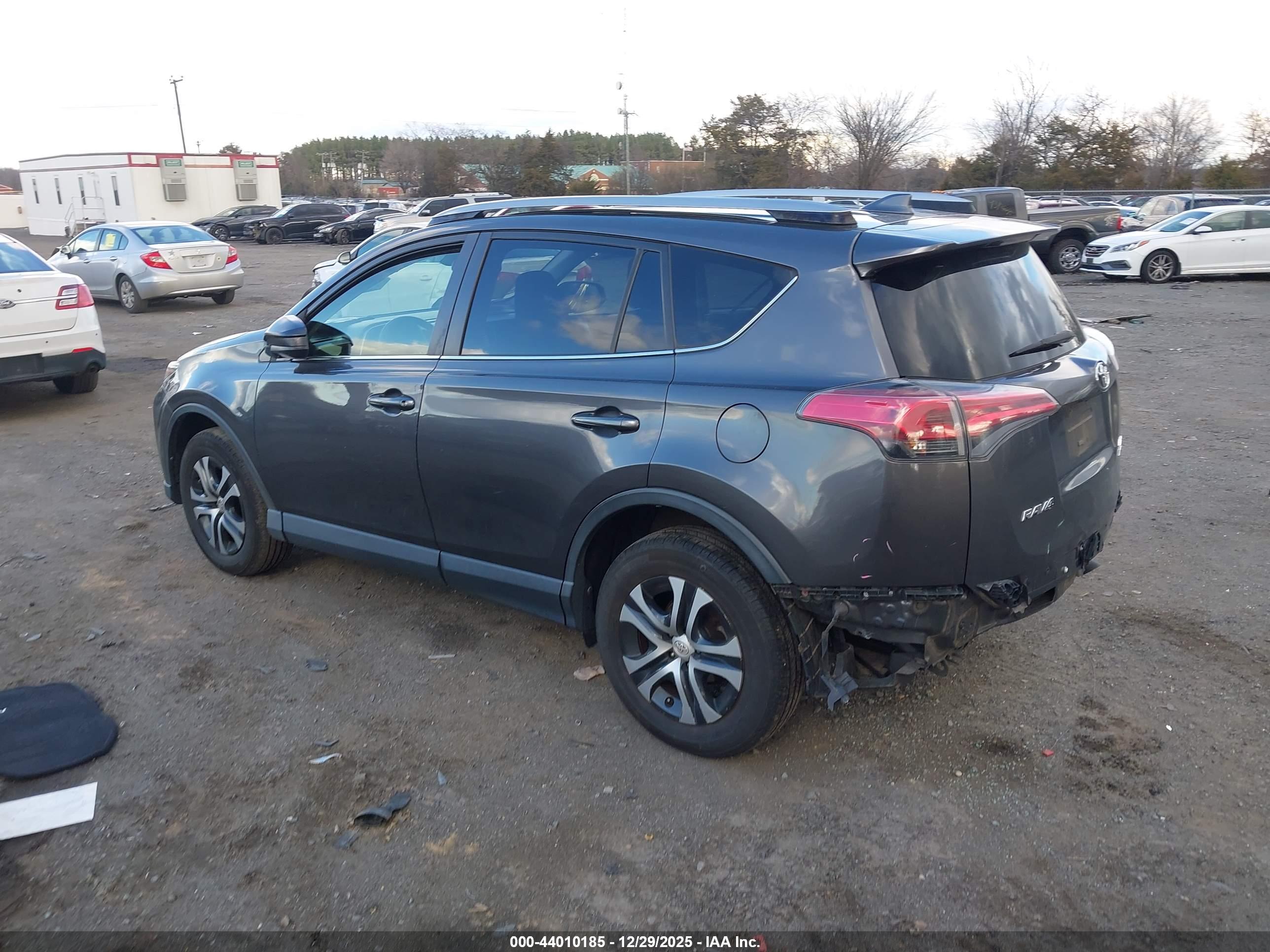 TOYOTA RAV4 image 3