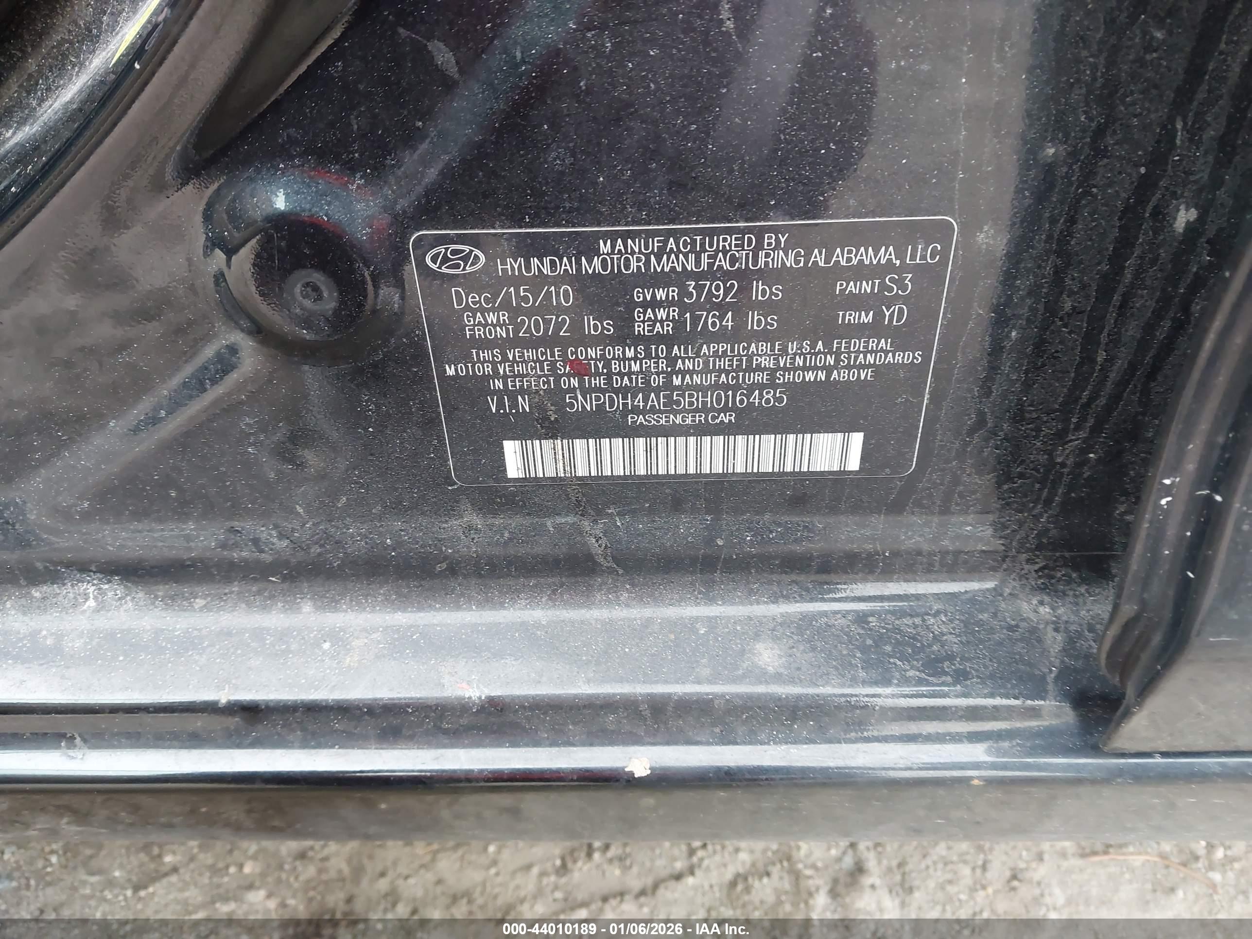 HYUNDAI ELANTRA image 9