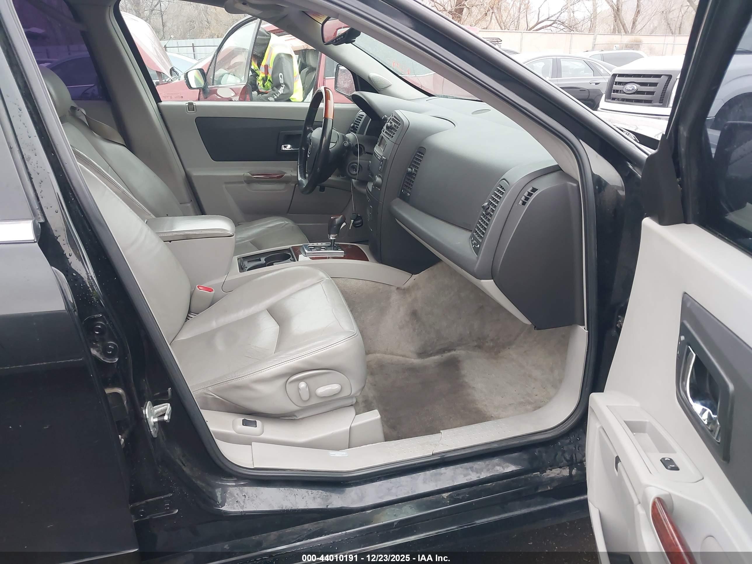 CADILLAC SRX image 5