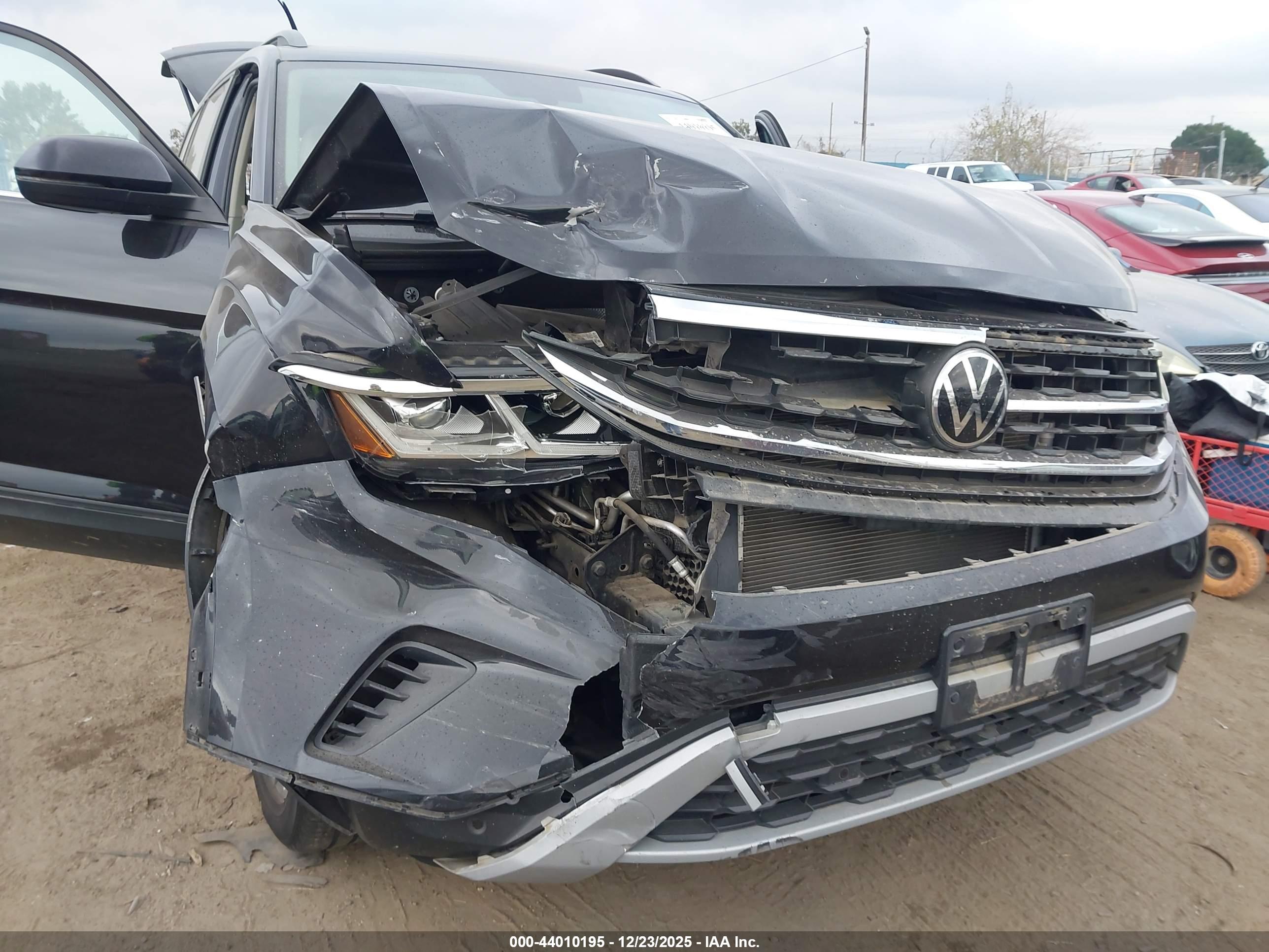 VOLKSWAGEN ATLAS image 6