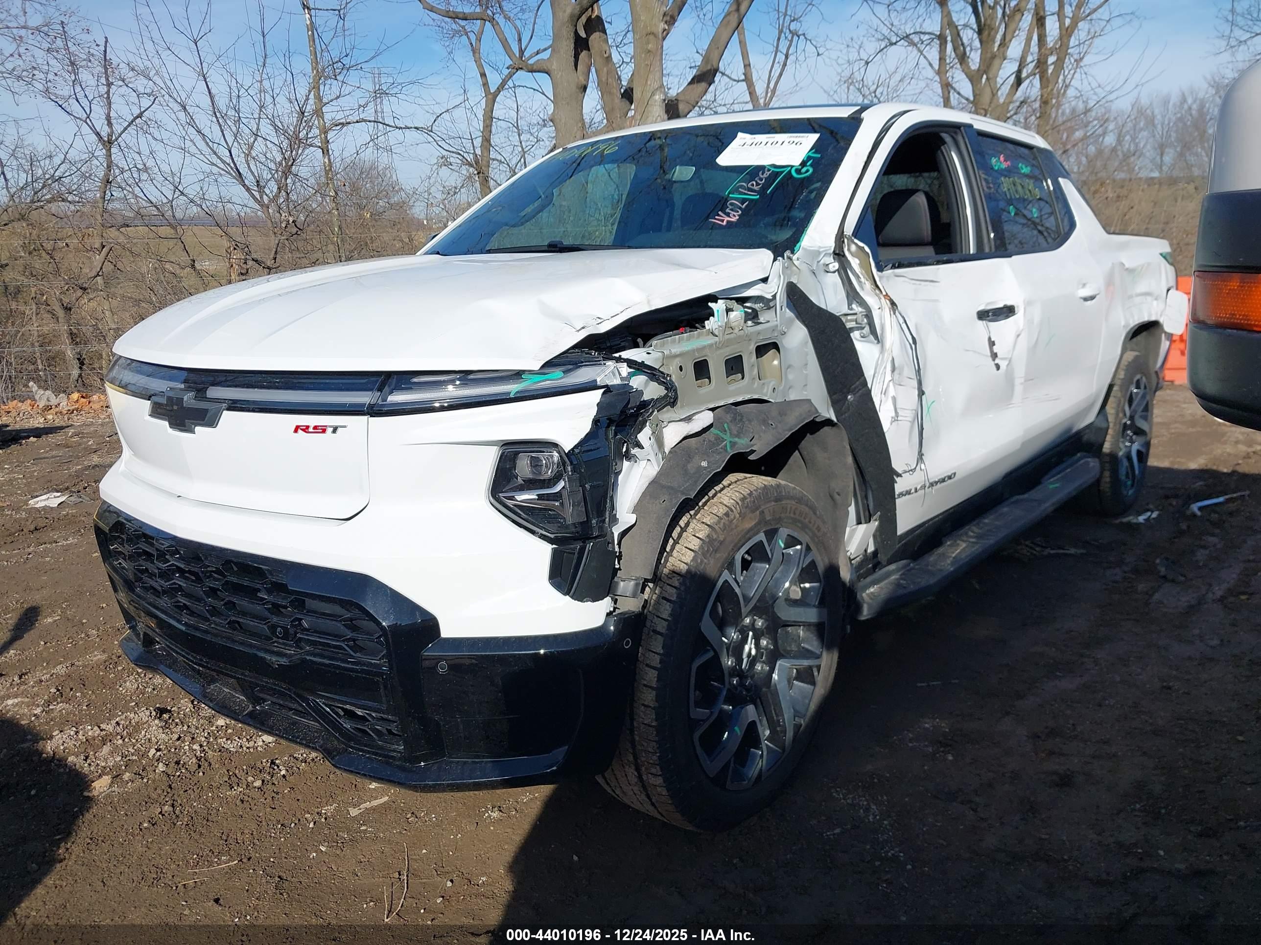 CHEVROLET SILVERADO image 2