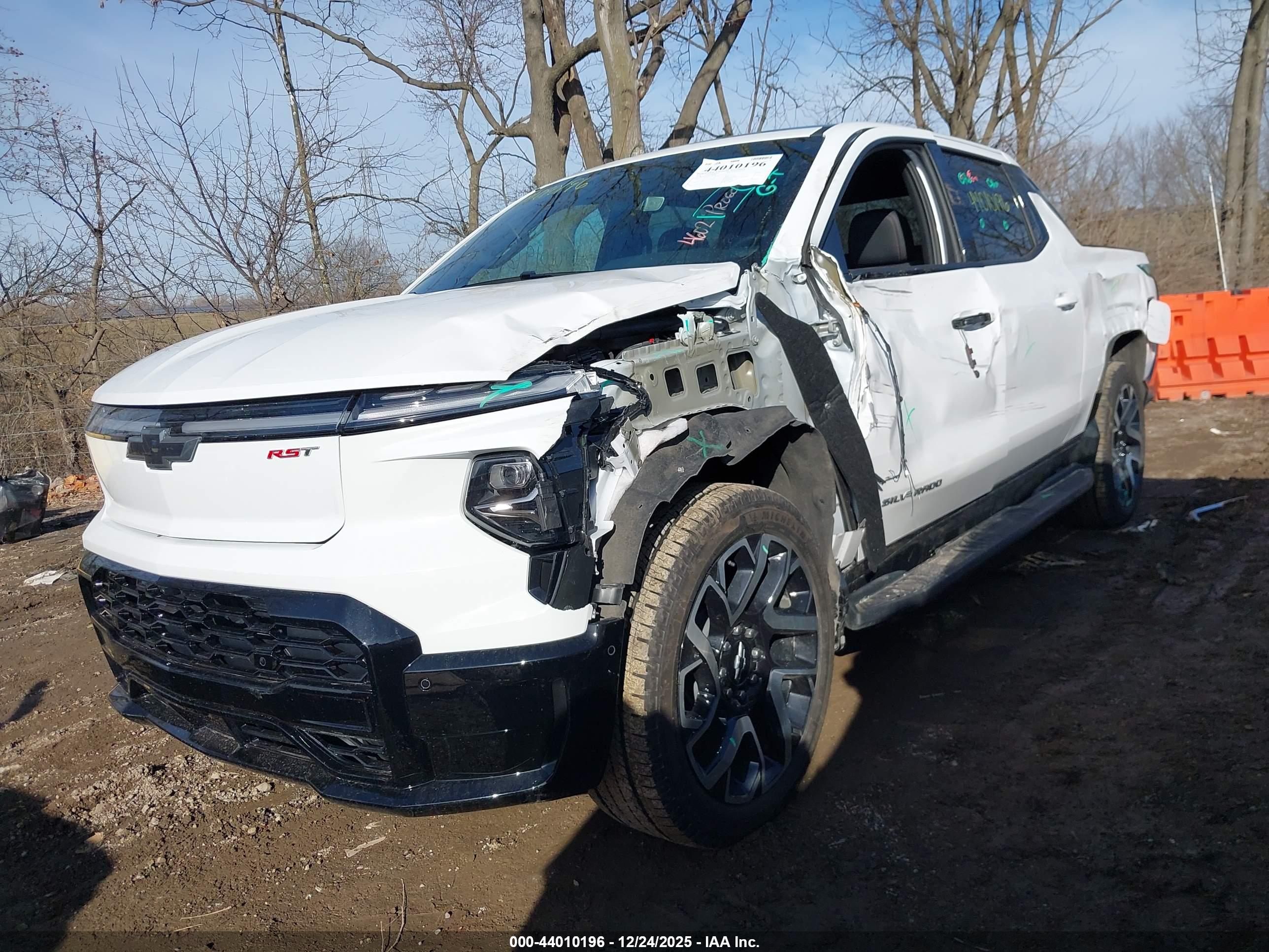 CHEVROLET SILVERADO image 6