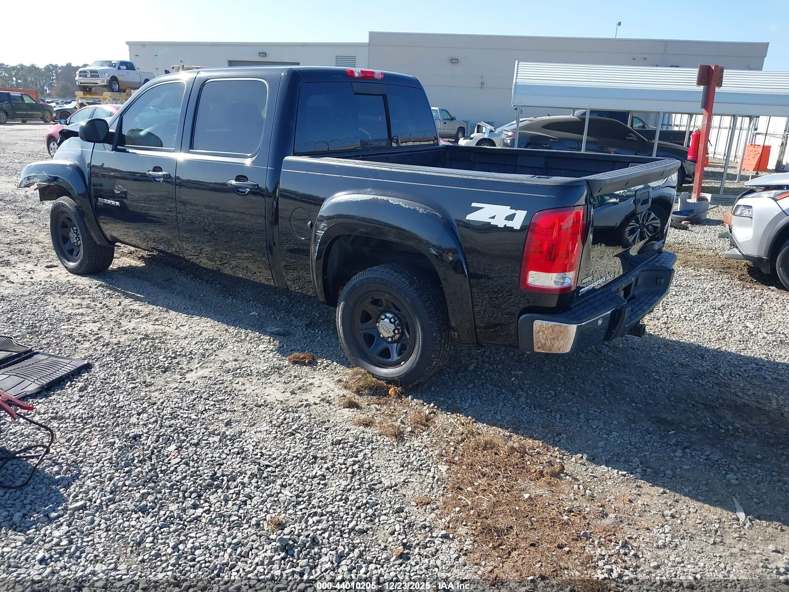 GMC SIERRA image 3