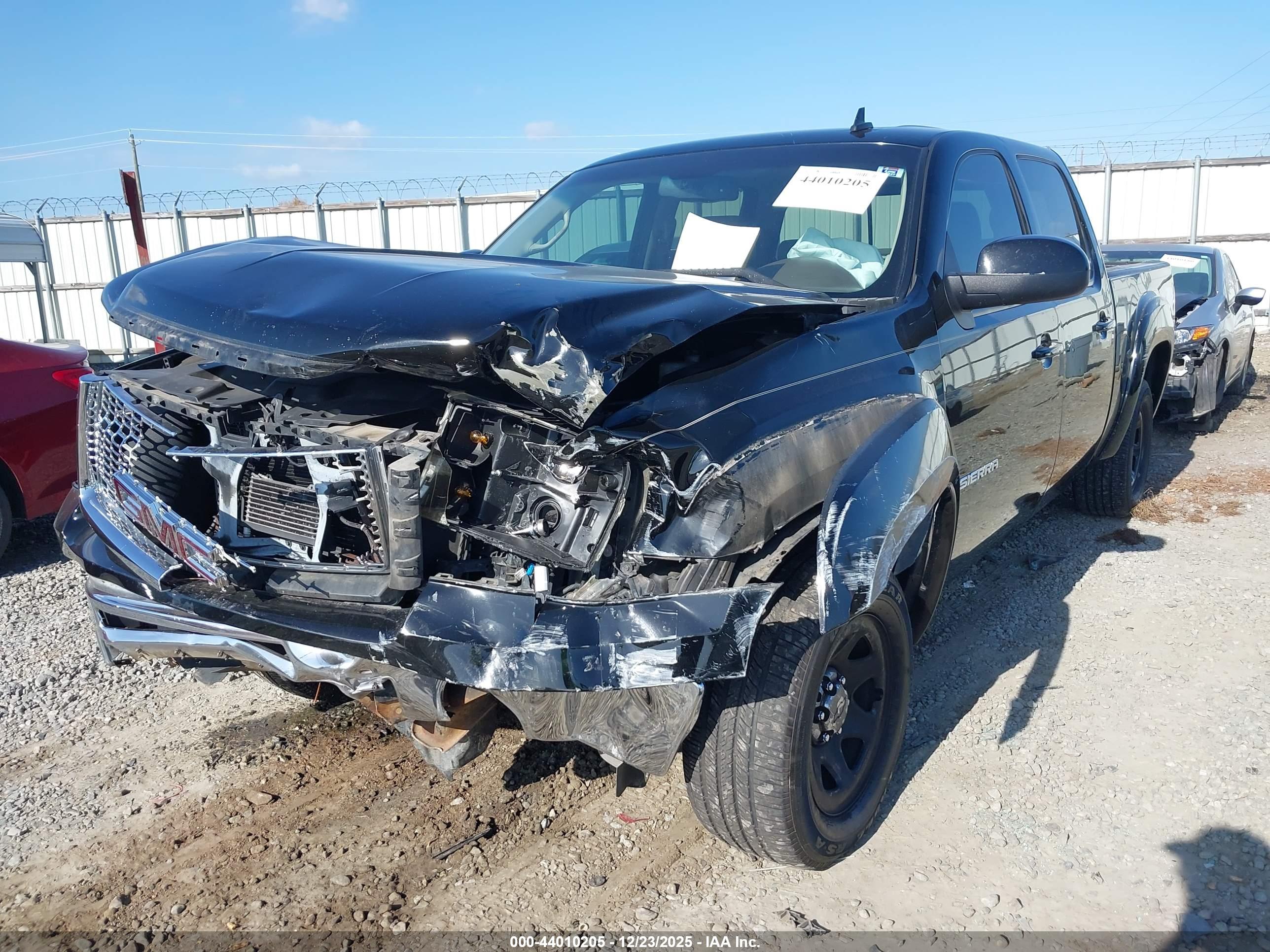 GMC SIERRA image 6