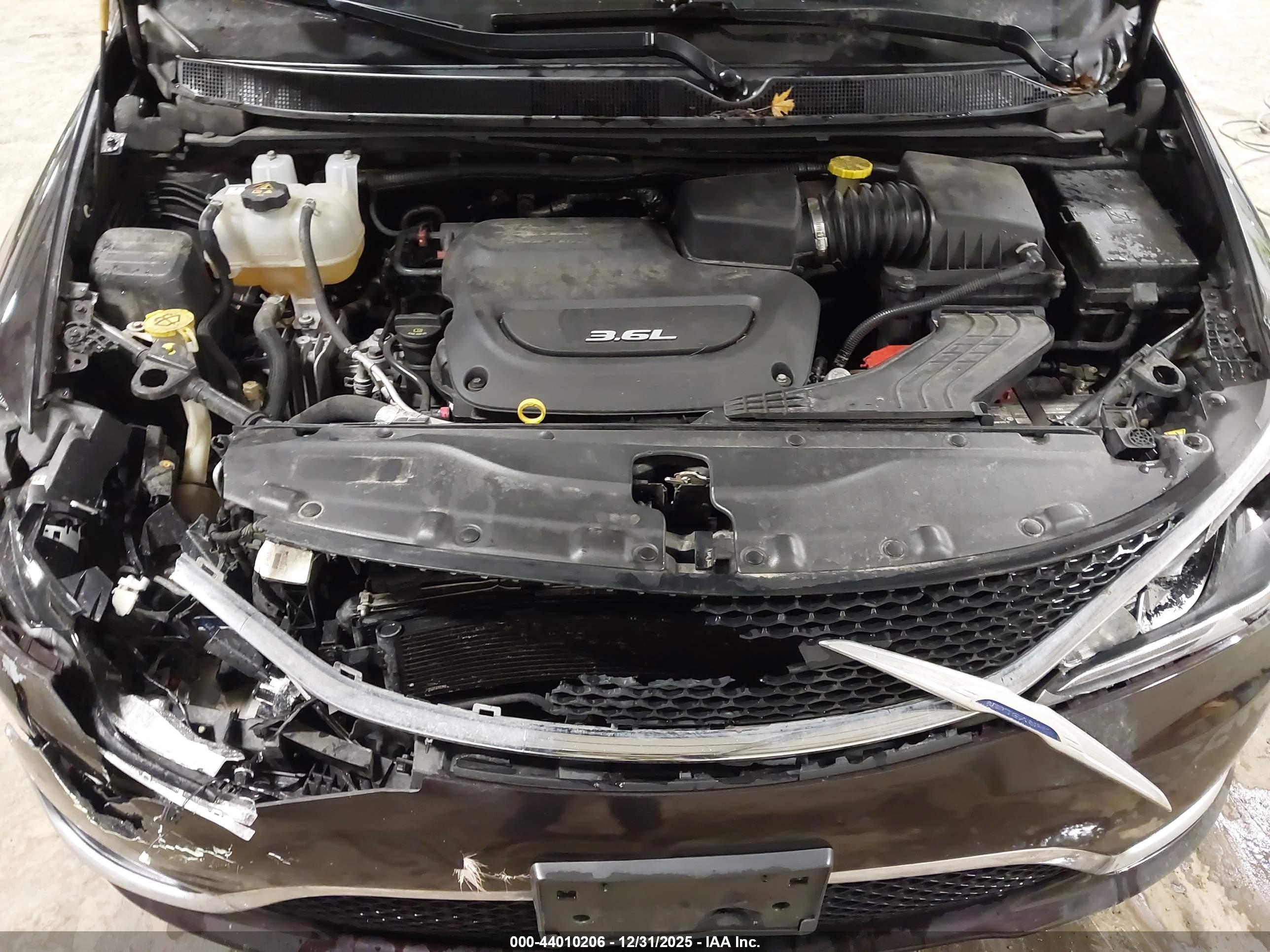 CHRYSLER PACIFICA image 10