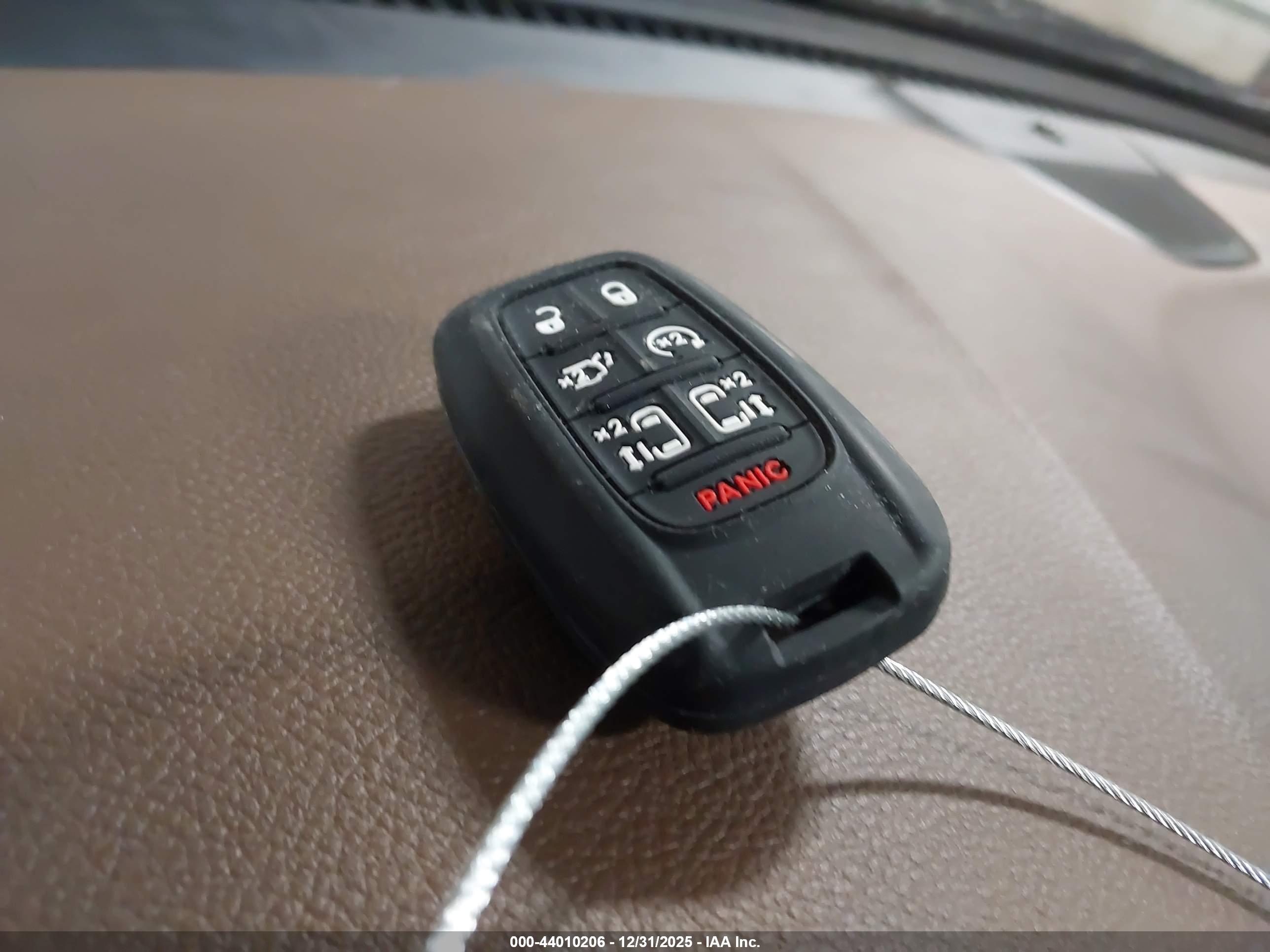 CHRYSLER PACIFICA image 11