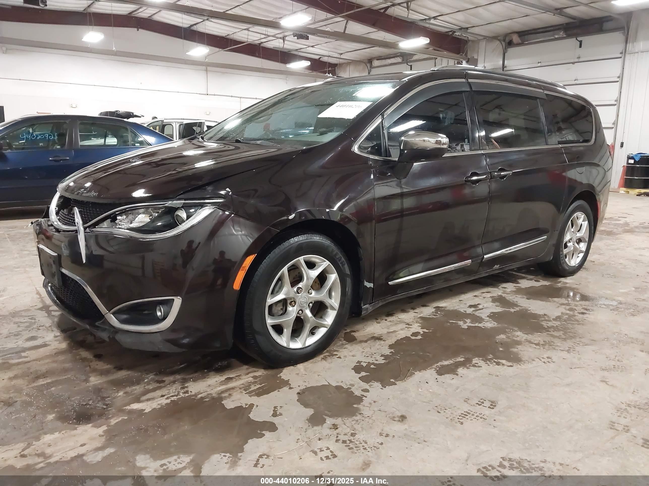 CHRYSLER PACIFICA image 2