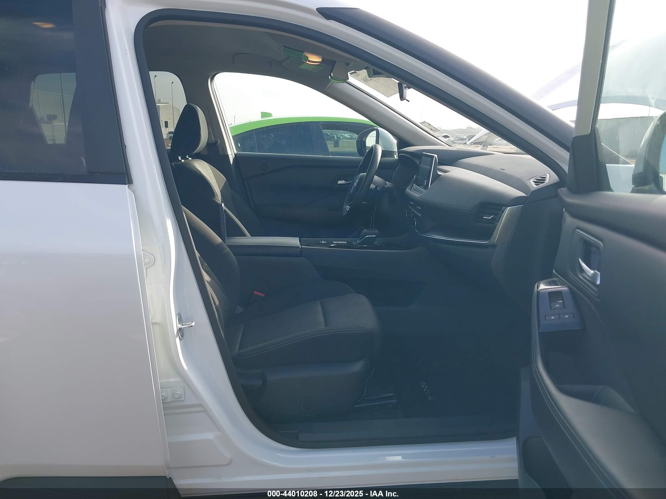 NISSAN ROGUE image 5