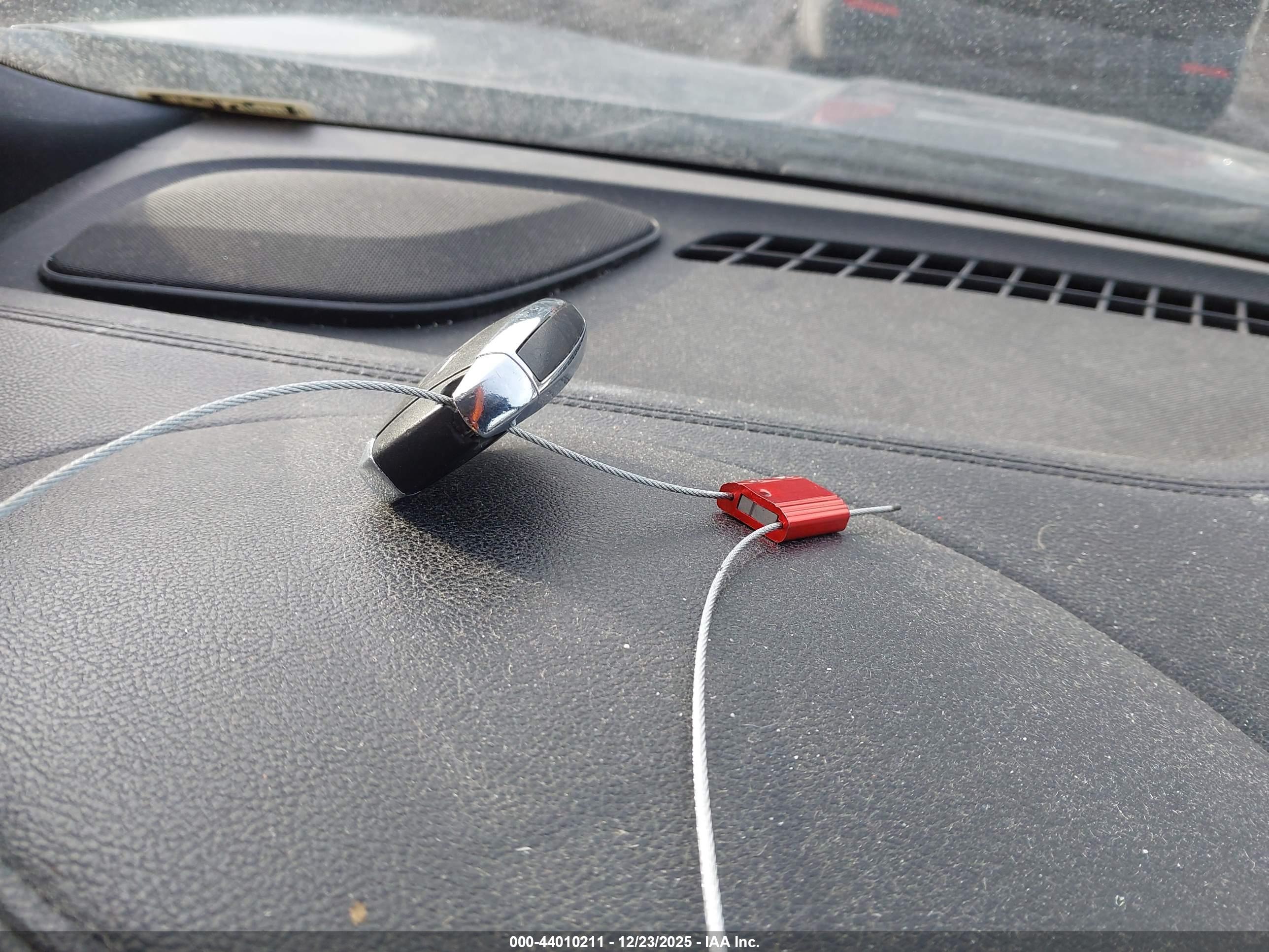 LINCOLN MKC image 11